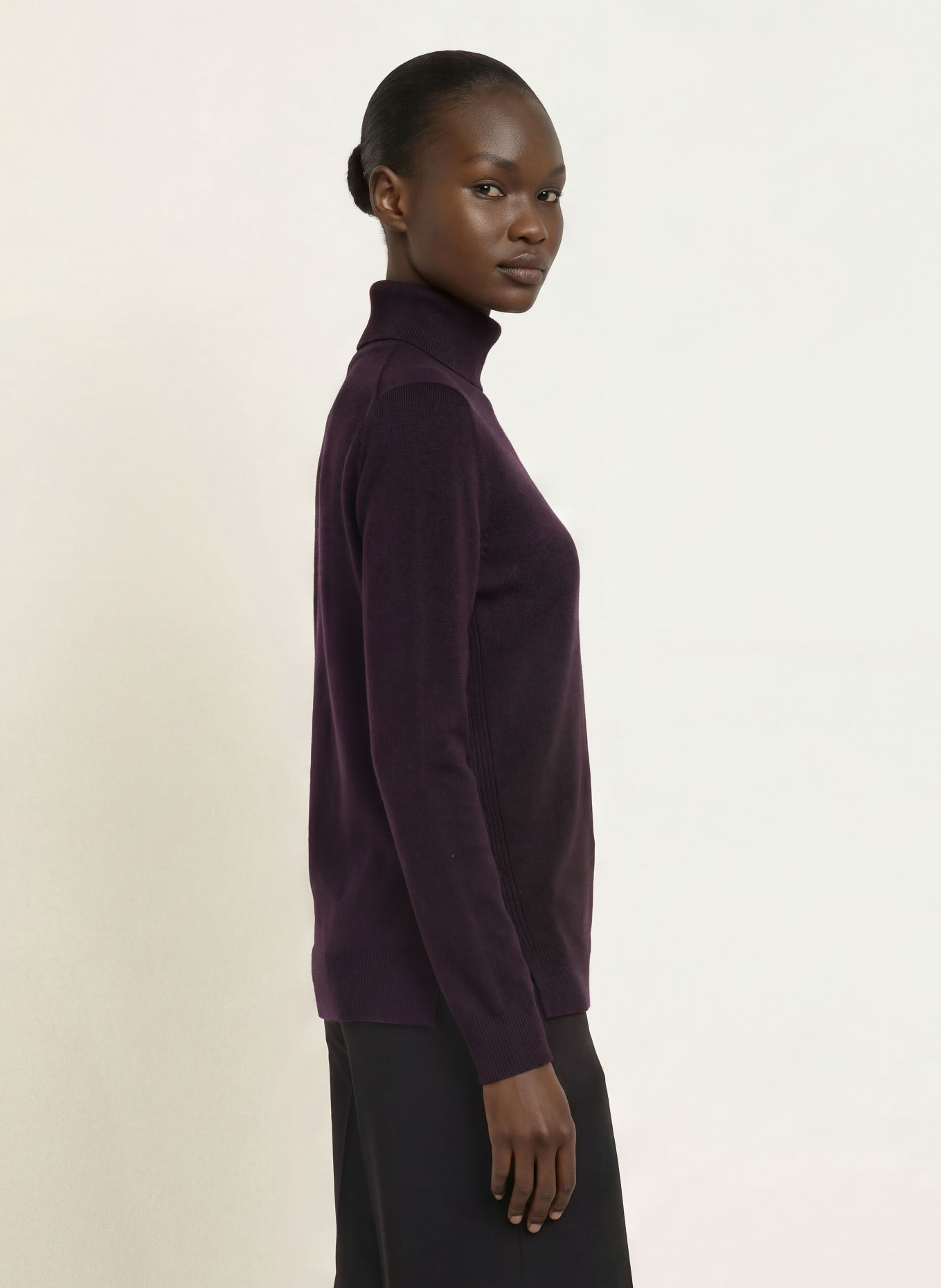 (THE MERCER) N.Y. Pull à col roulé en cachemire: LILAS FONCÉ