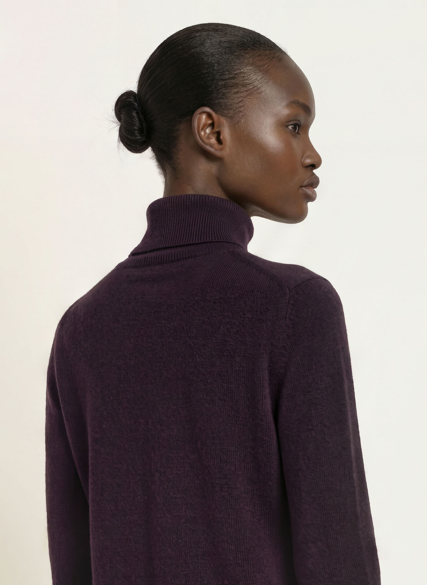 (THE MERCER) N.Y. Pull à col roulé en cachemire: LILAS FONCÉ