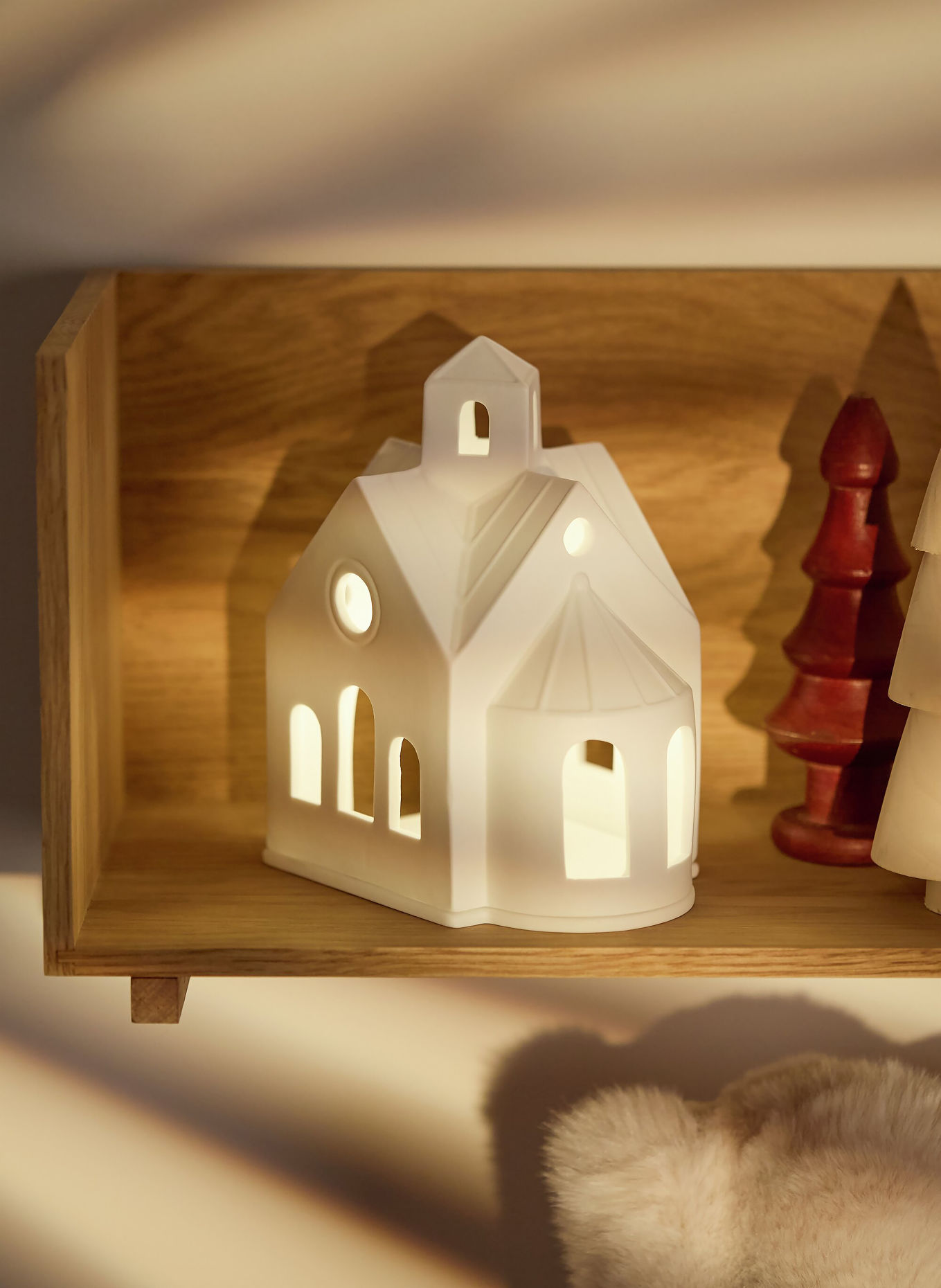 RÄDER Figurină decorativă „LICHTHAUS BERGKAPELLE”: ALB