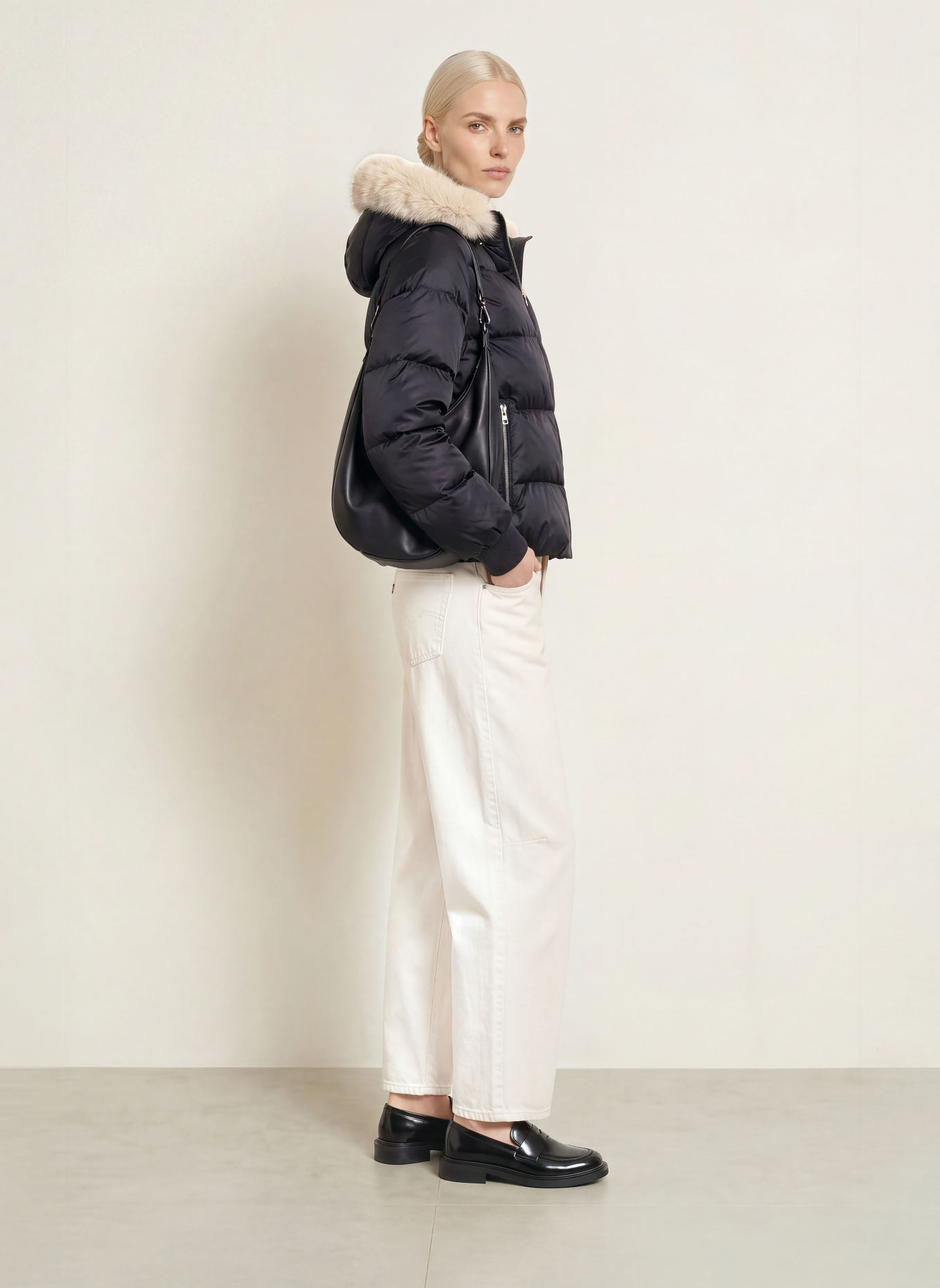No.1 Como Quilted jacket with faux fur: BLACK