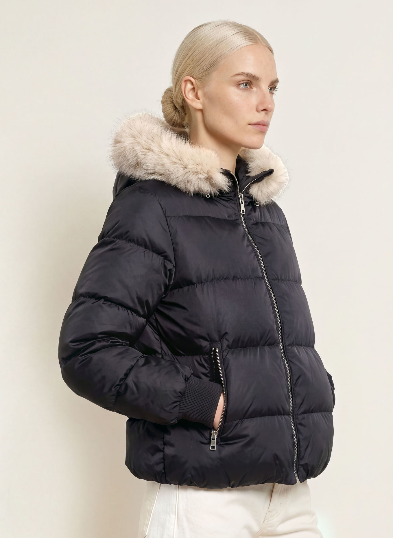 No.1 Como Quilted jacket with faux fur: BLACK