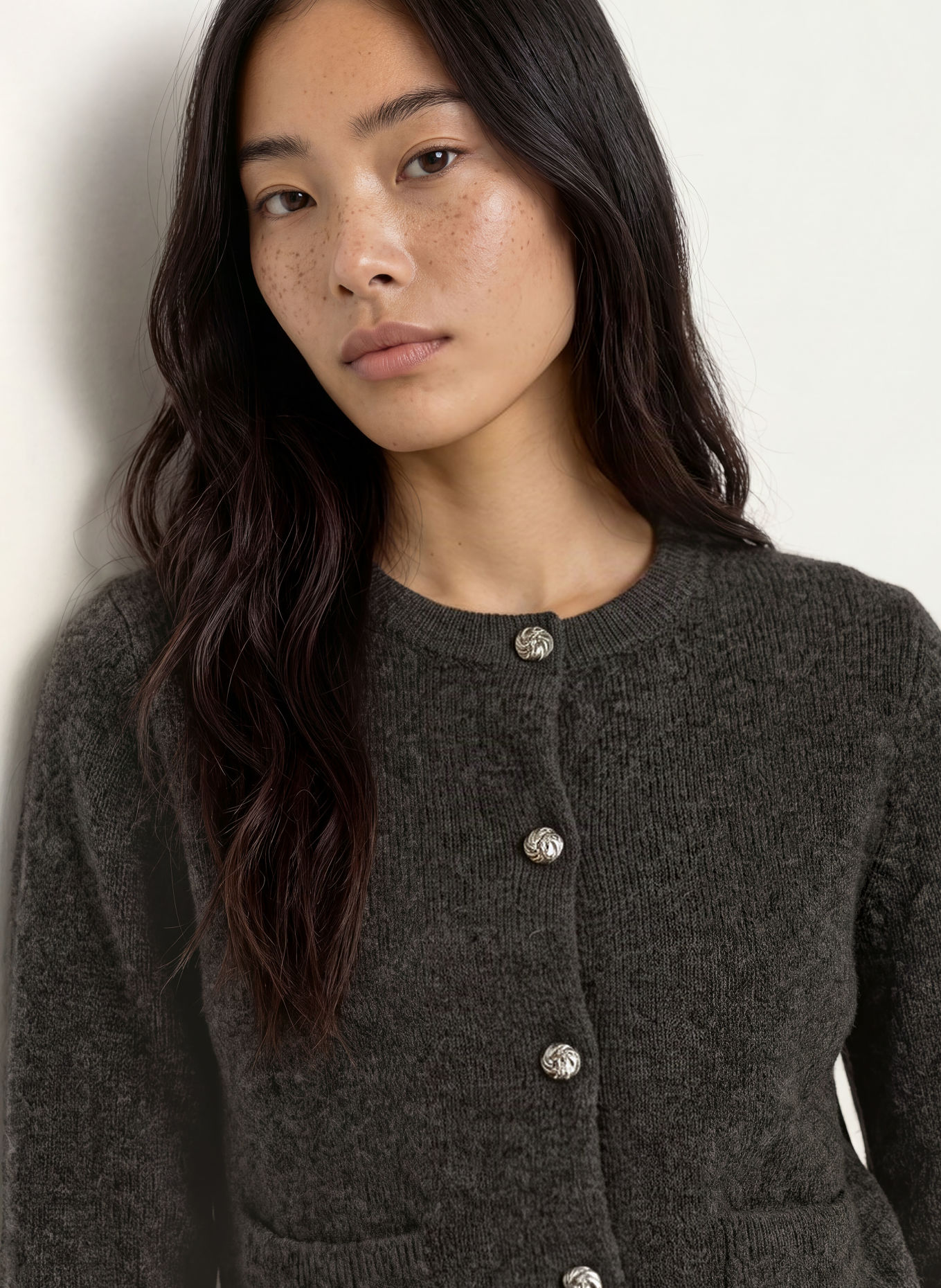 NEO NOIR Strickjacke ELBIE: DUNKELGRAU