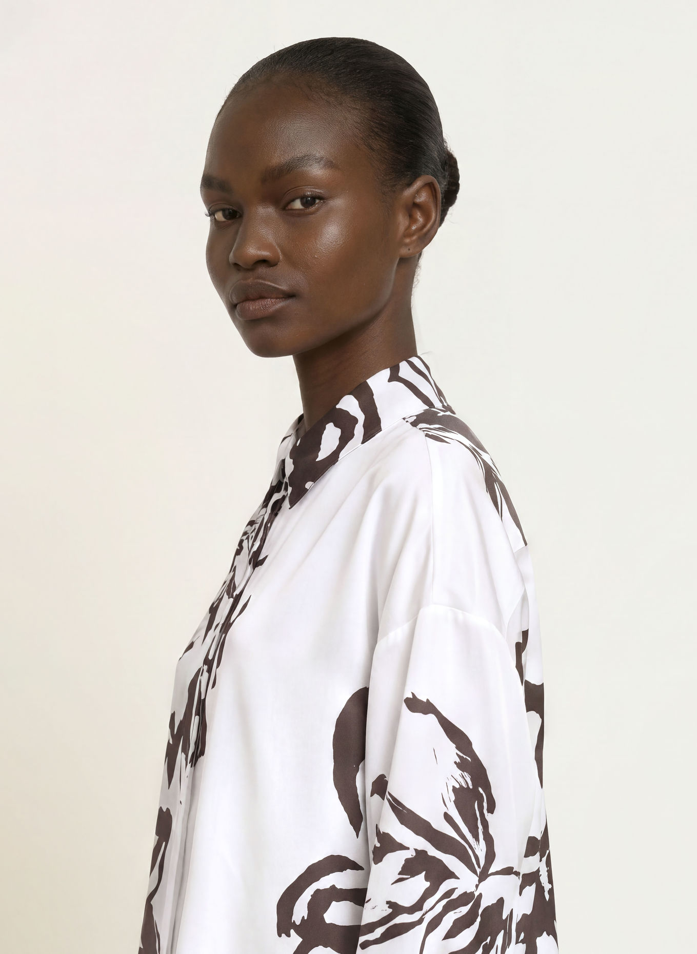 HERZENS Blusenshirt aus Seide: CREME / SCHWARZ