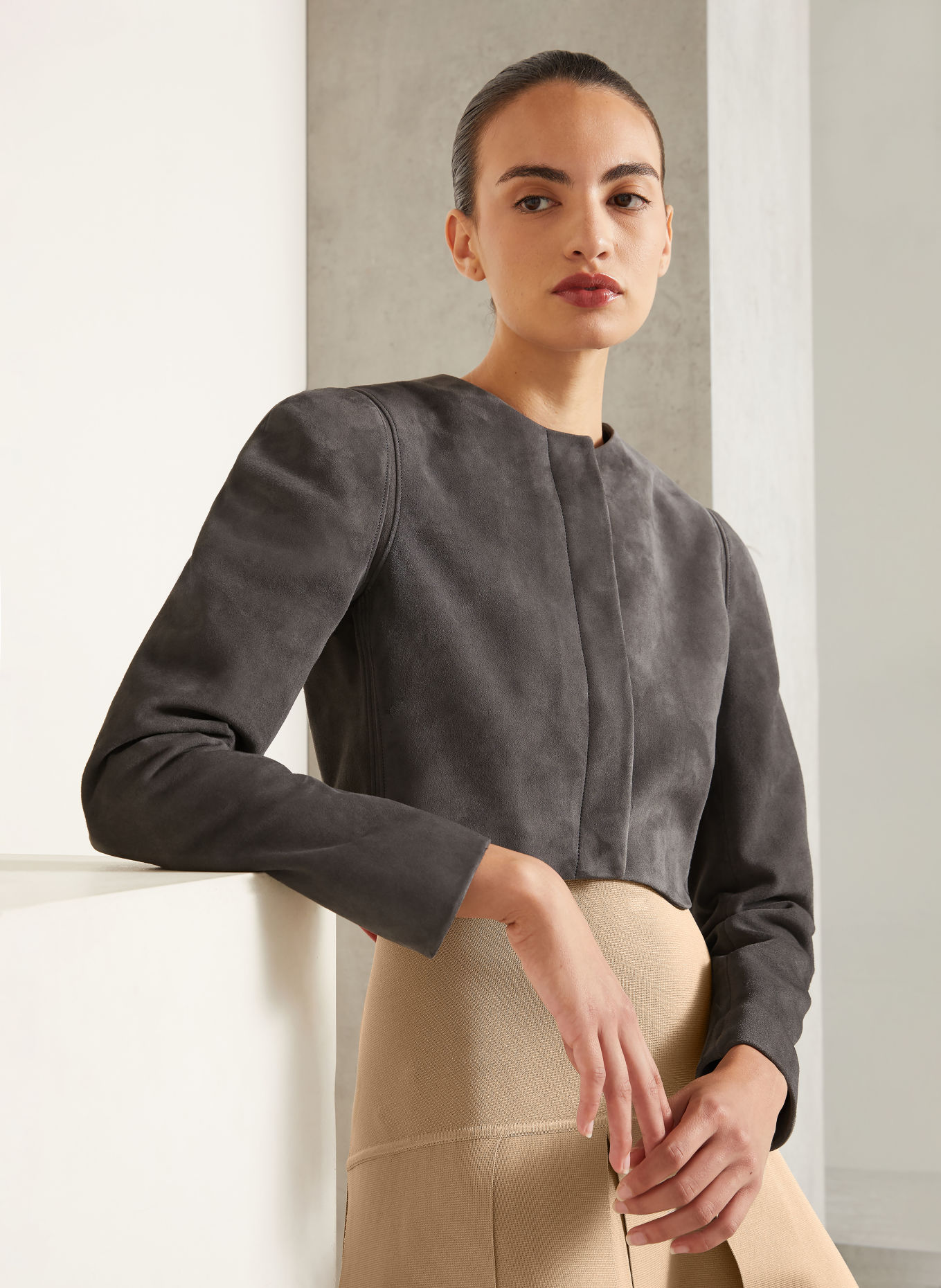 ALAÏA Veste en cuir courte: GRIS FONCÉ