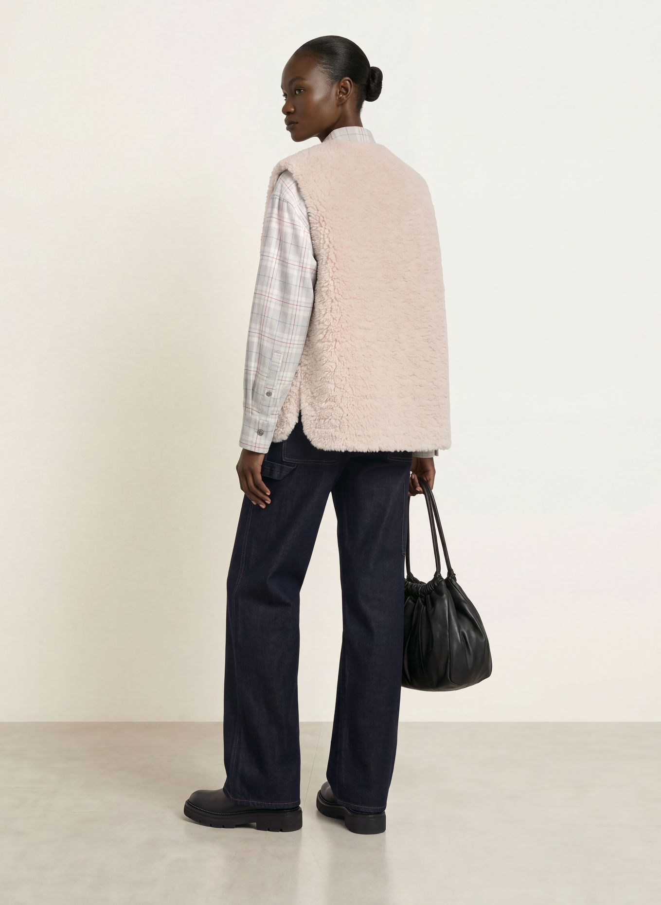 IQ STUDIO Faux Fur Vest: CREAM