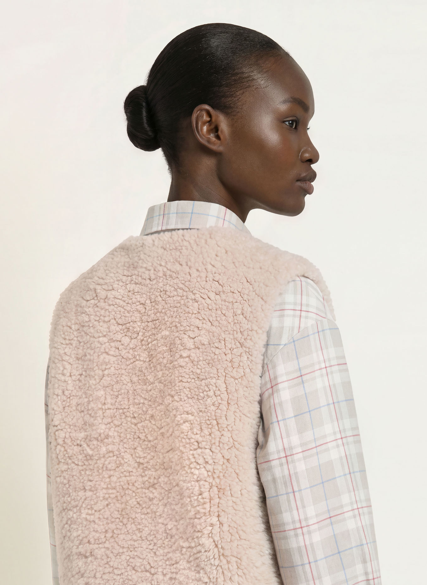 IQ STUDIO Faux Fur Vest: CREAM