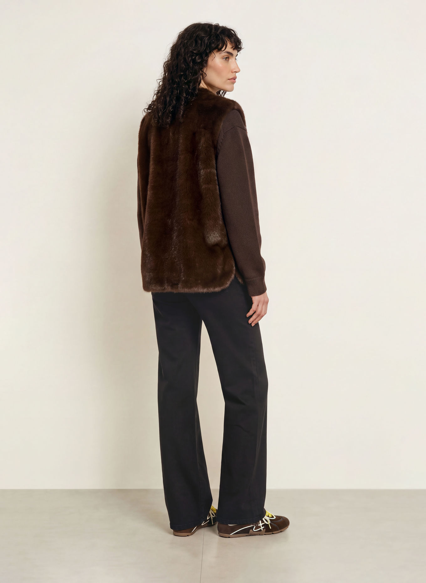 IQ STUDIO Faux Fur Vest: DARK BROWN