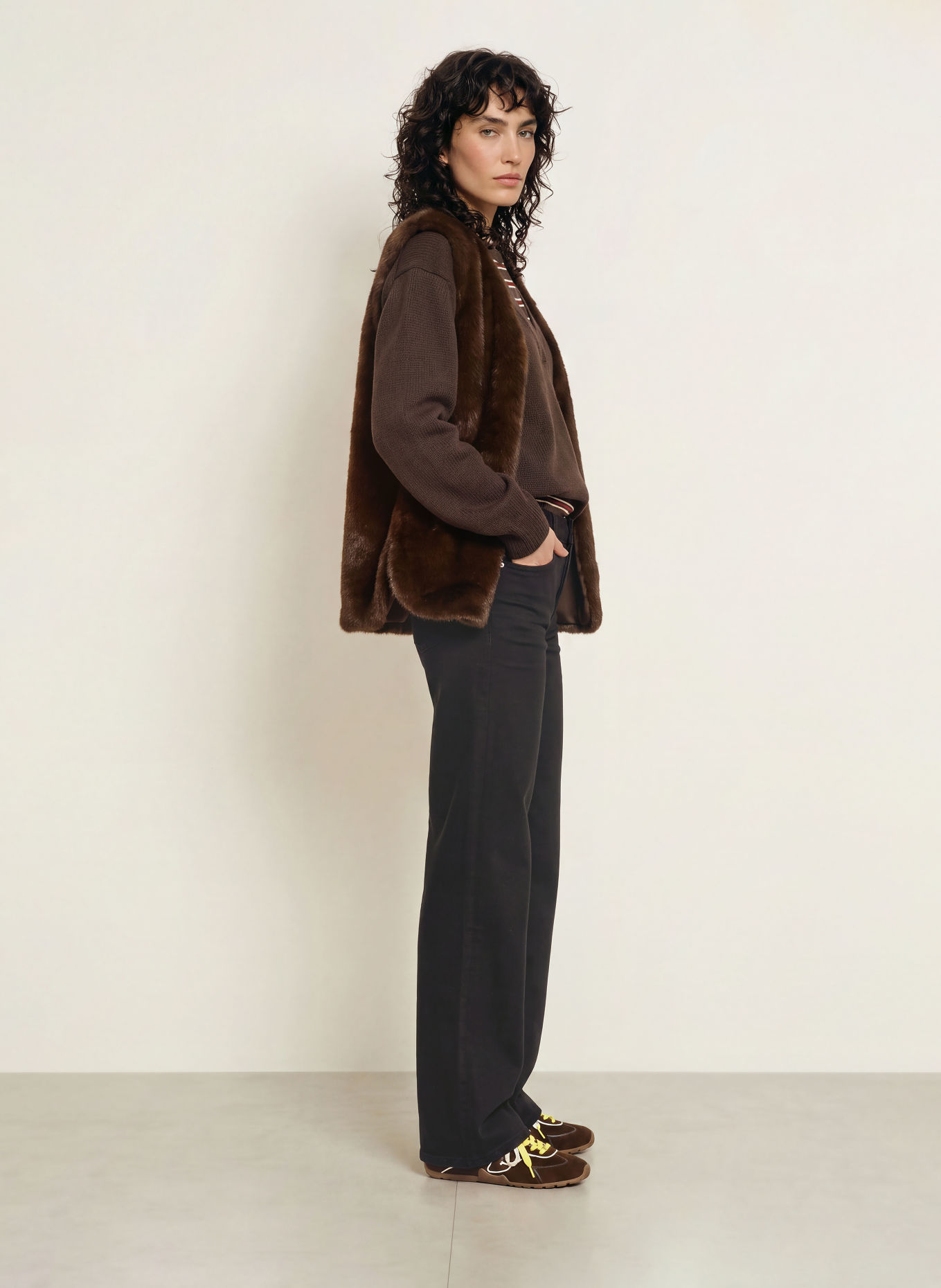 IQ STUDIO Faux Fur Vest: DARK BROWN