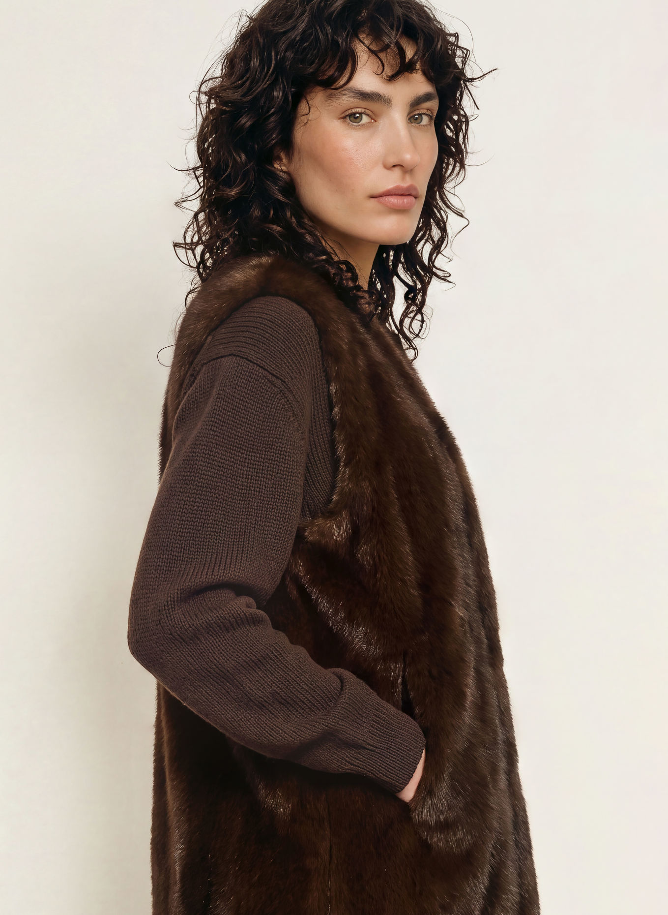 IQ STUDIO Faux Fur Vest: DARK BROWN