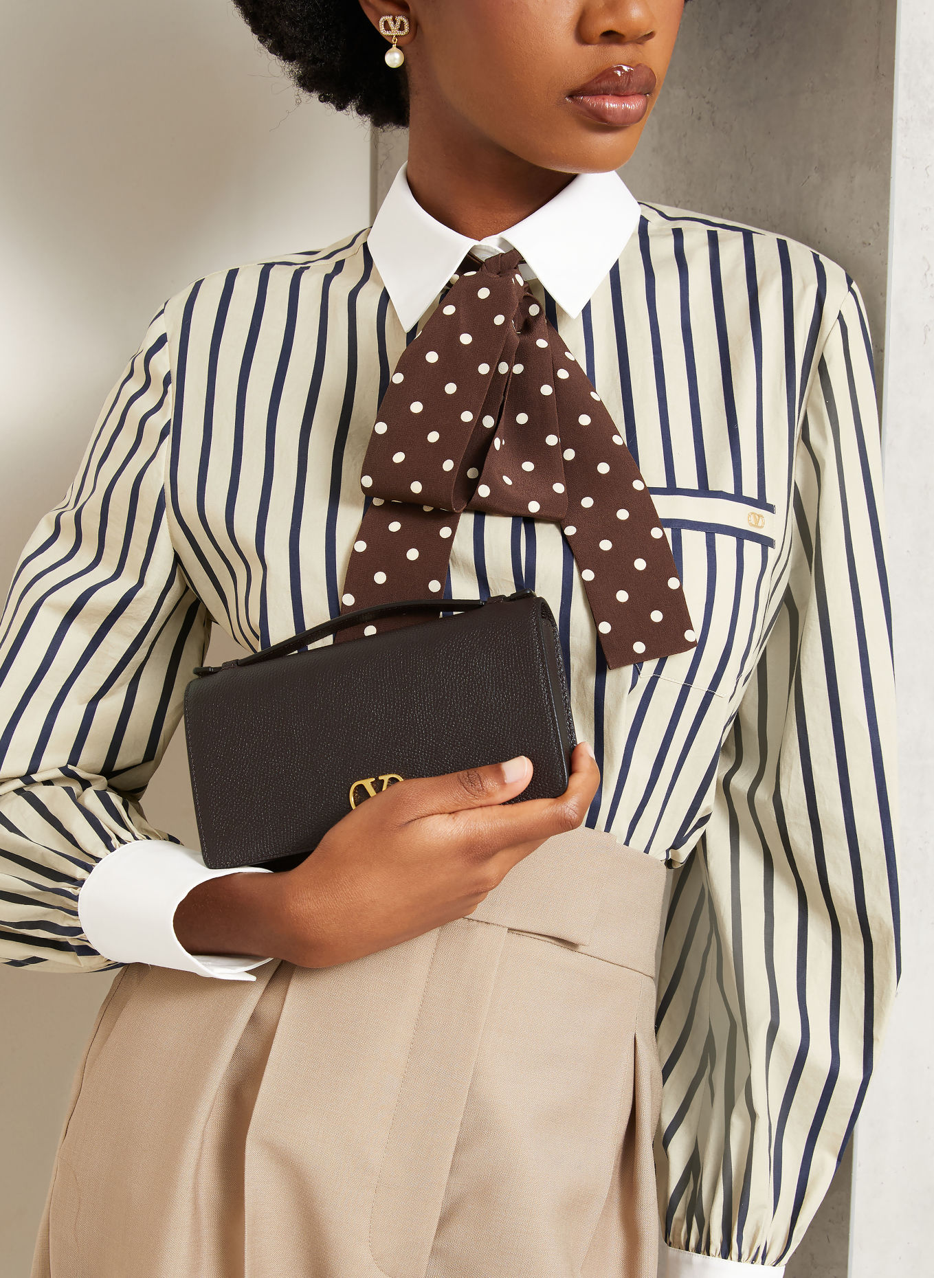 VALENTINO GARAVANI VLOGO SIGNATURE Crossbody Bag: DARK BROWN