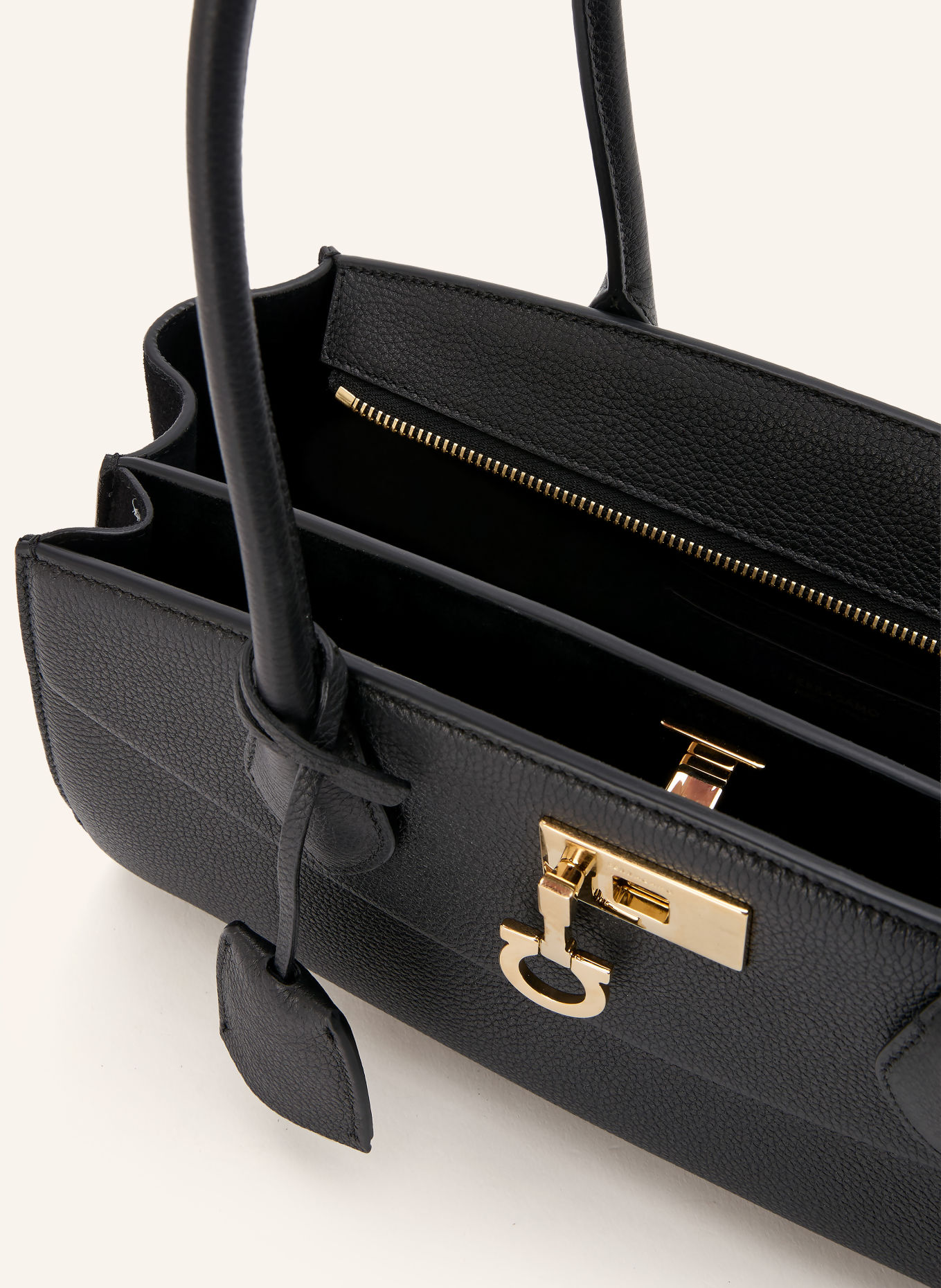 FERRAGAMO Sac à main THE NEW STUDIO SOFT: NOIR