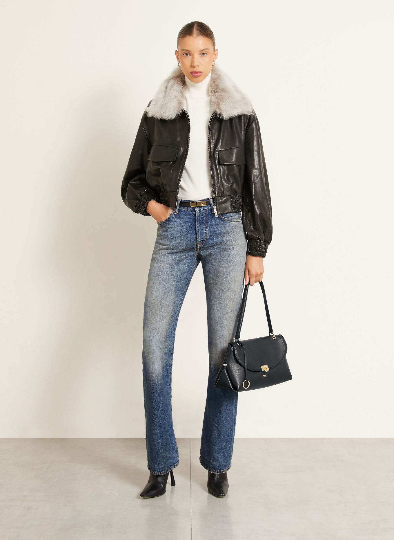 FERRAGAMO Schoudertas: ZWART / GOUD