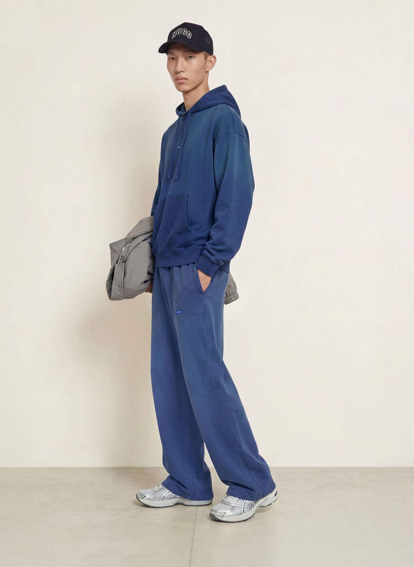 HUGO Sweat à capuche NEMINHOOD: BLEU FONCÉ