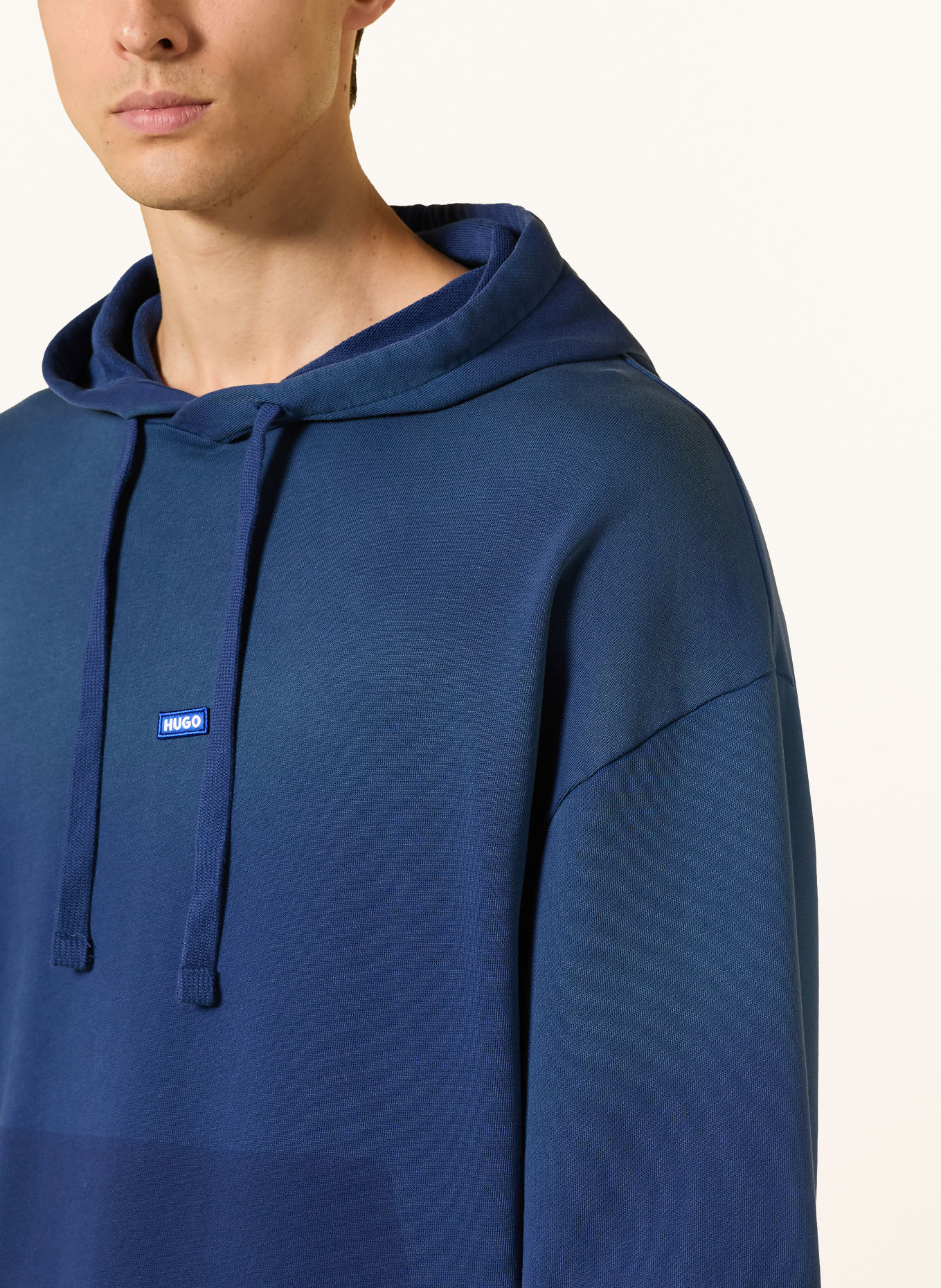 HUGO Sweat à capuche NEMINHOOD: BLEU FONCÉ