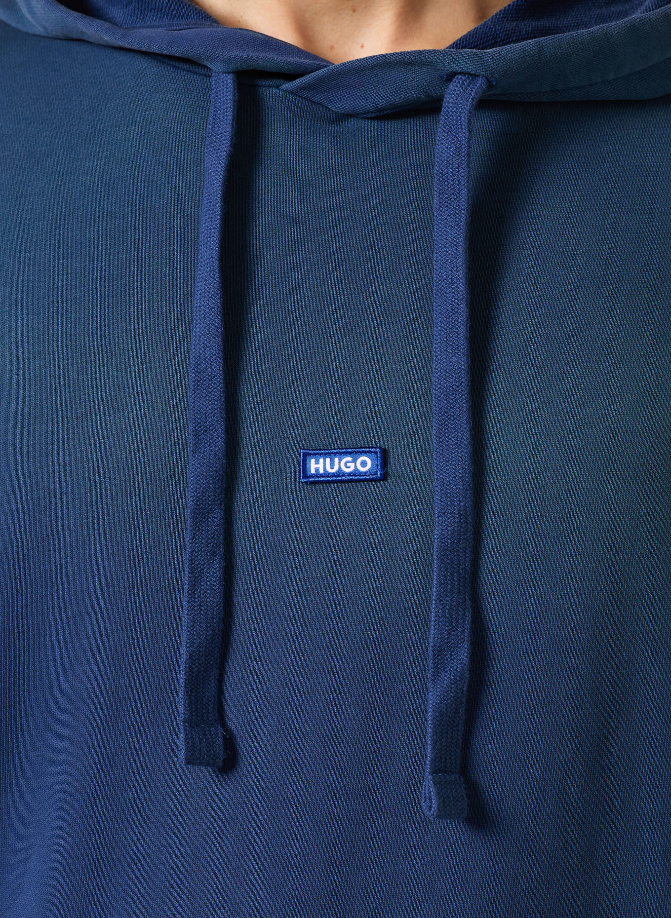 HUGO Sweat à capuche NEMINHOOD: BLEU FONCÉ