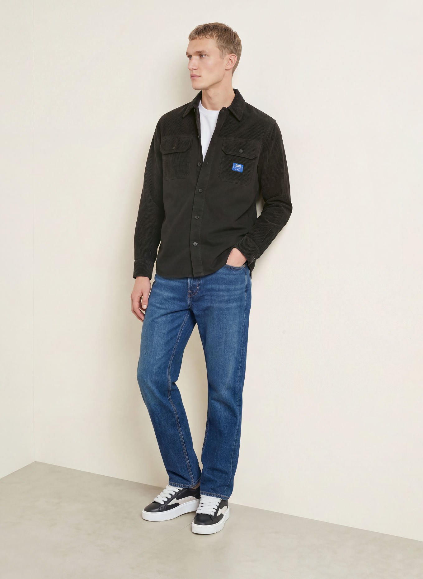 HUGO EBRIN Regular Fit Corduroy Shirt in a blend of materials: BLACK / BLUE