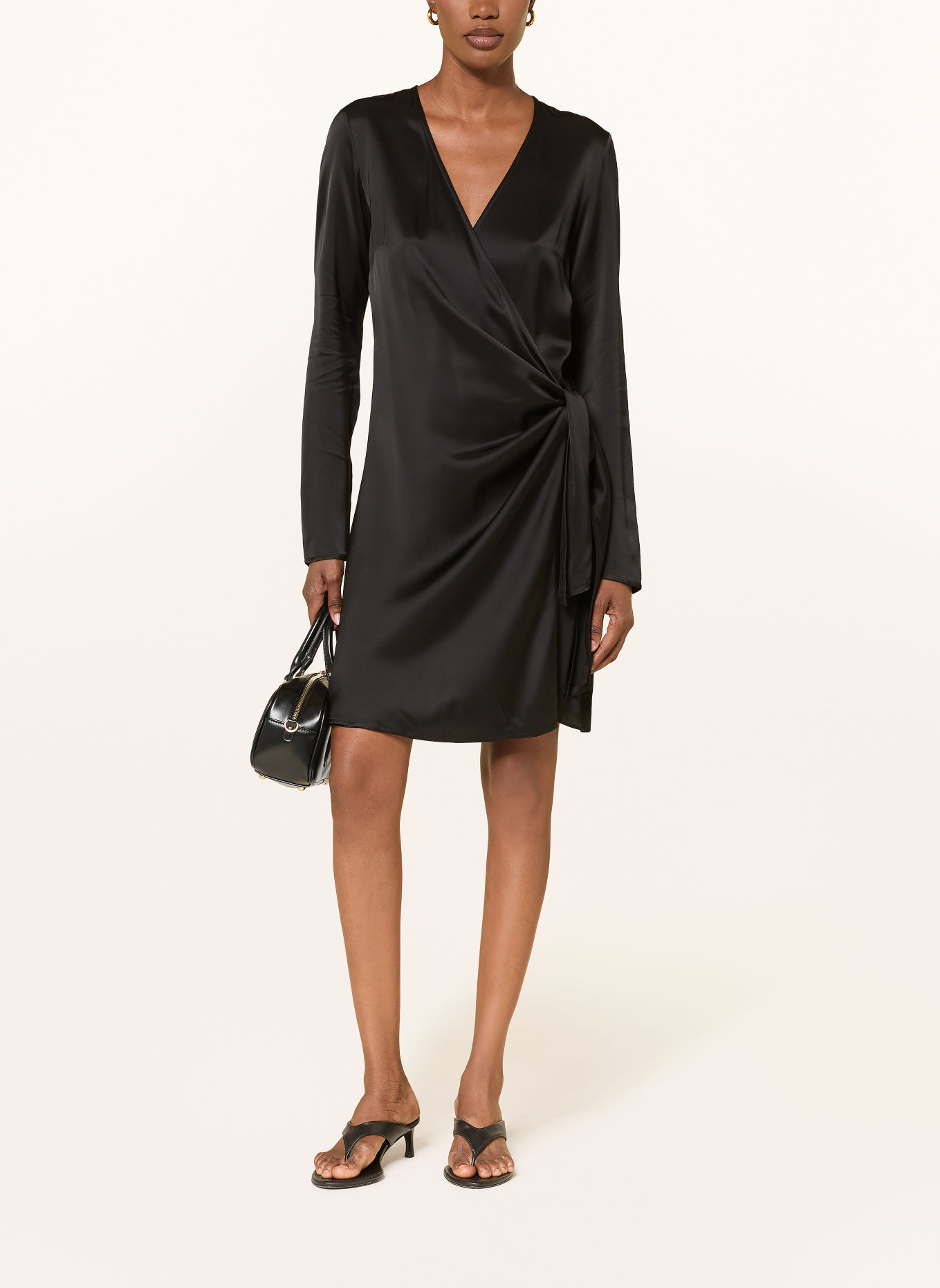 ottod'ame Wrap-kjole i satin: SORT