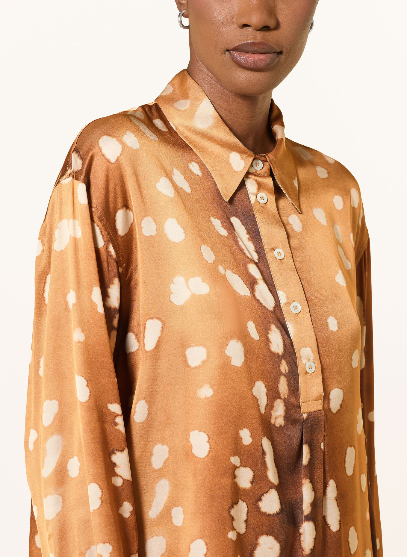 ottod'ame Blusenshirt aus Satin: COGNAC / HELLBRAUN