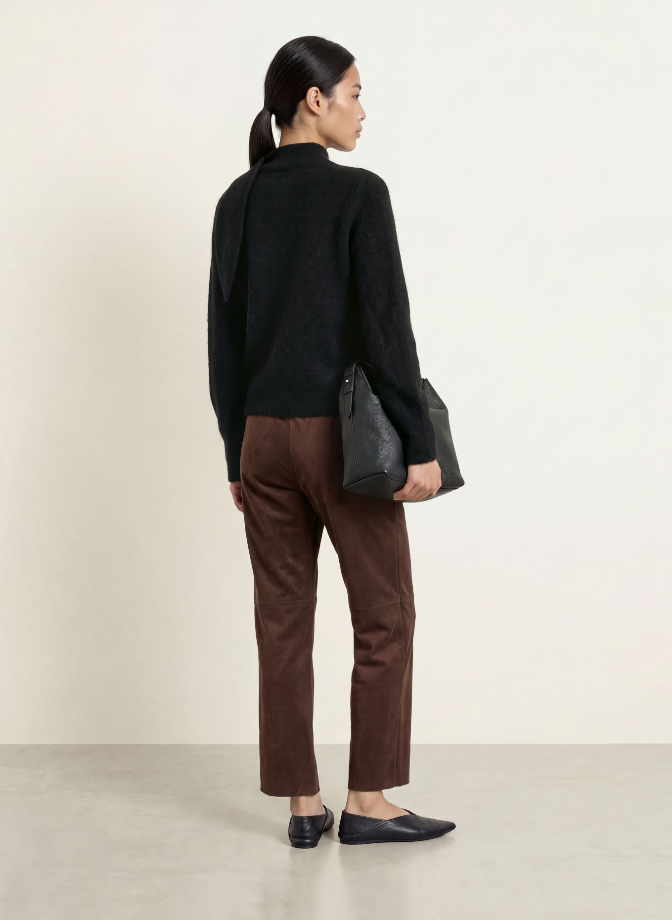 CINQUE CIBRUMO Sweater with Alpaca and Bow Tie: BLACK