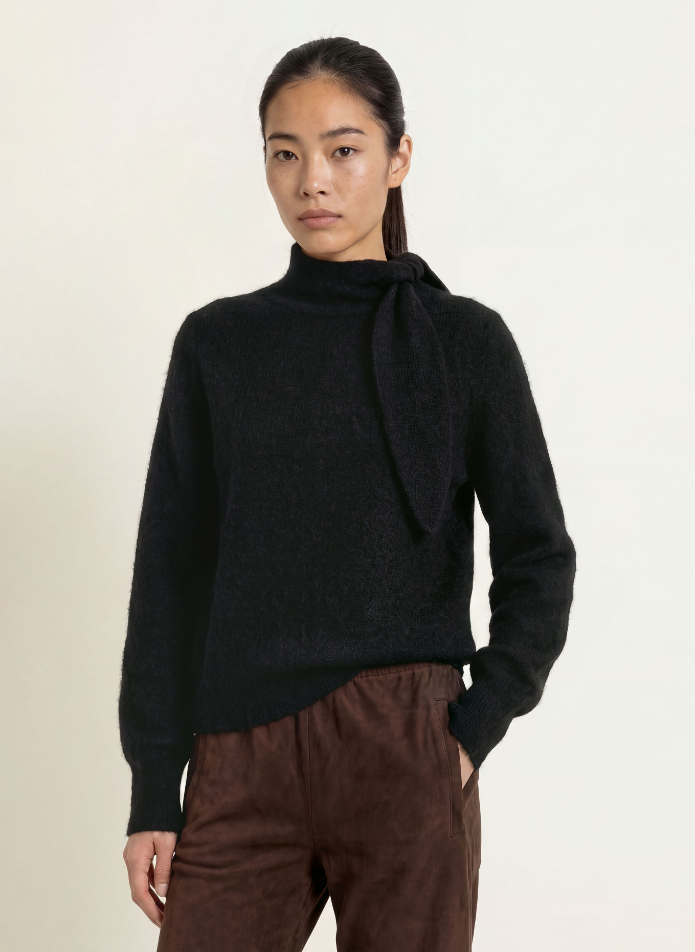 CINQUE CIBRUMO Sweater with Alpaca and Bow Tie: BLACK