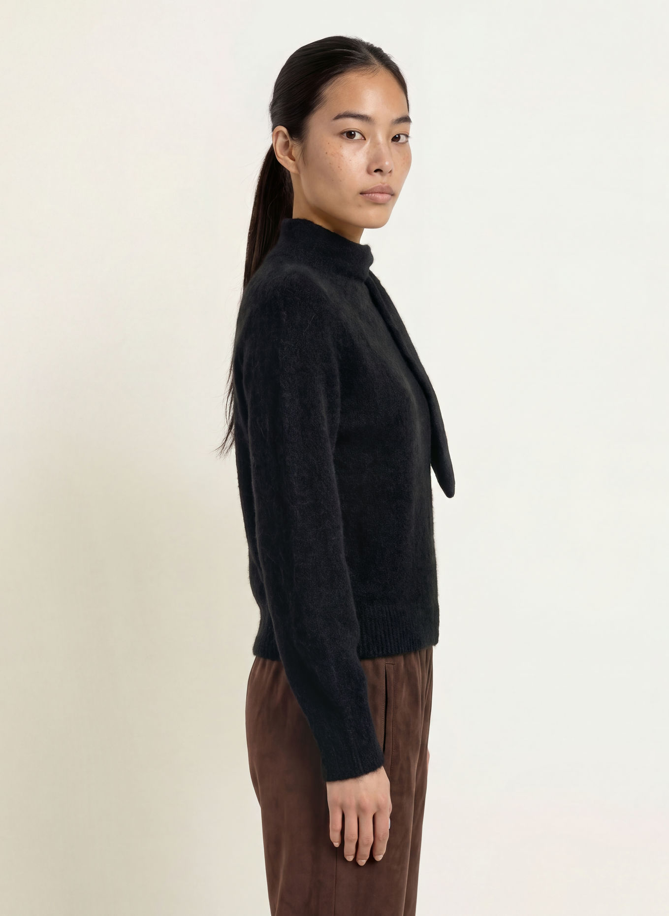 CINQUE CIBRUMO Sweater with Alpaca and Bow Tie: BLACK