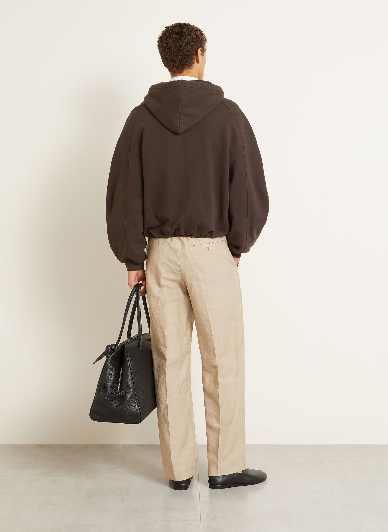 JACQUEMUS Mikina s kapucí LE HOODIE MONTAIGNE: TMAVĚ HNĚDÁ