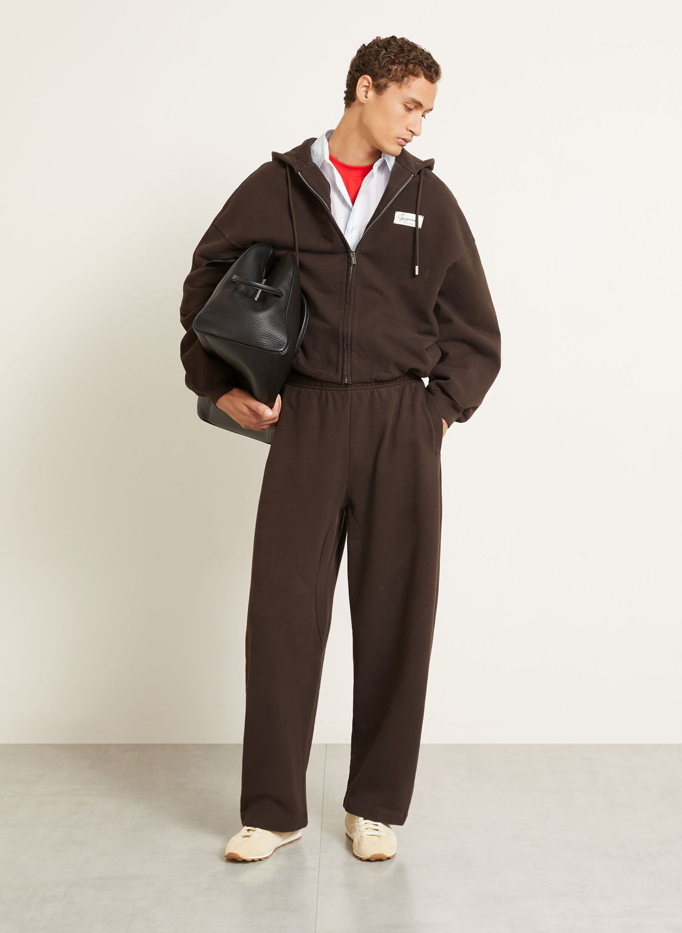 JACQUEMUS Tepláky LE JOGGING MONTAIGNE: TMAVĚ HNĚDÁ