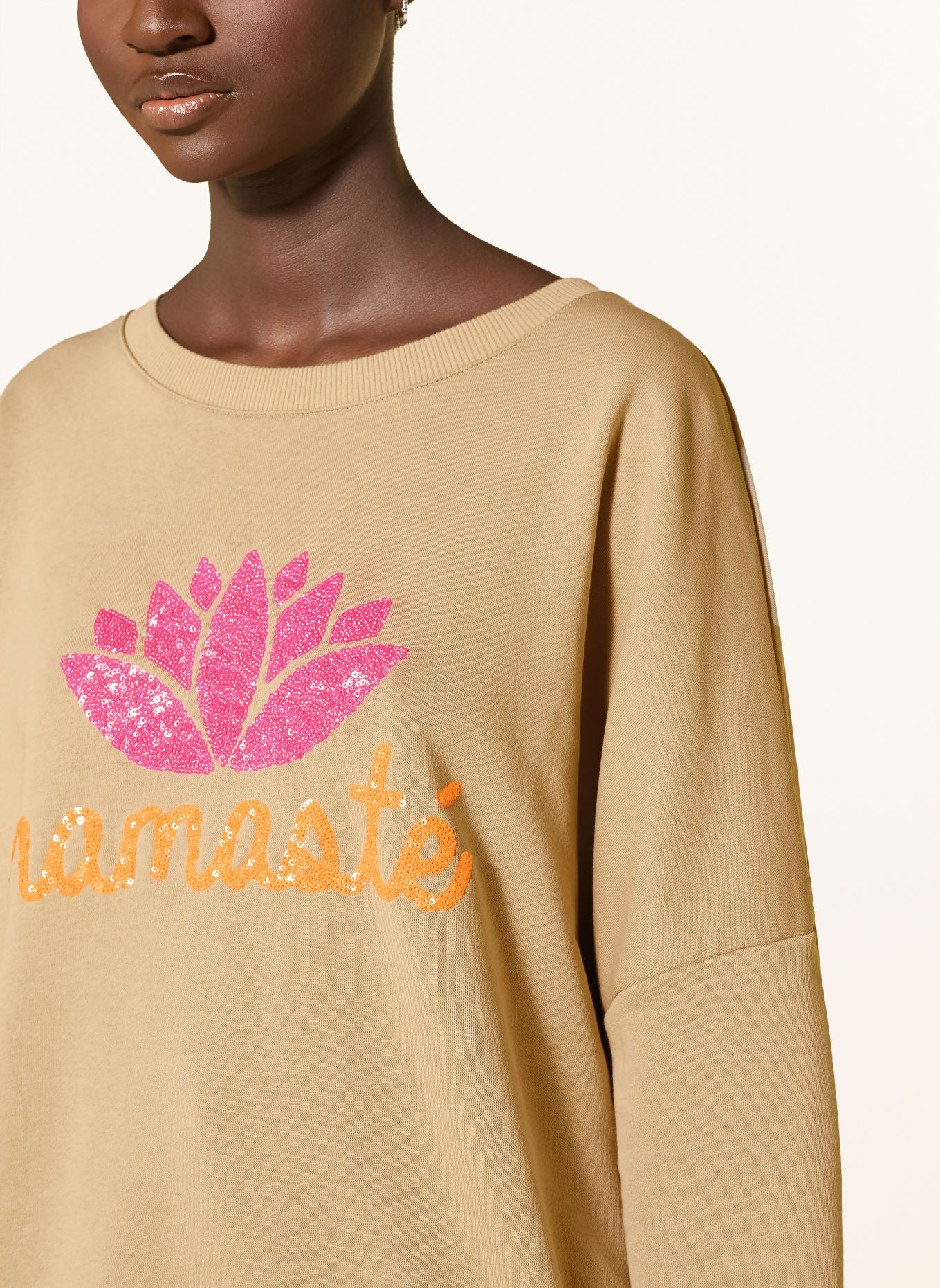 miss goodlife Oversized Sweatshirt with Sequins: BEIGE / NEON PINK / NEON ORANGE