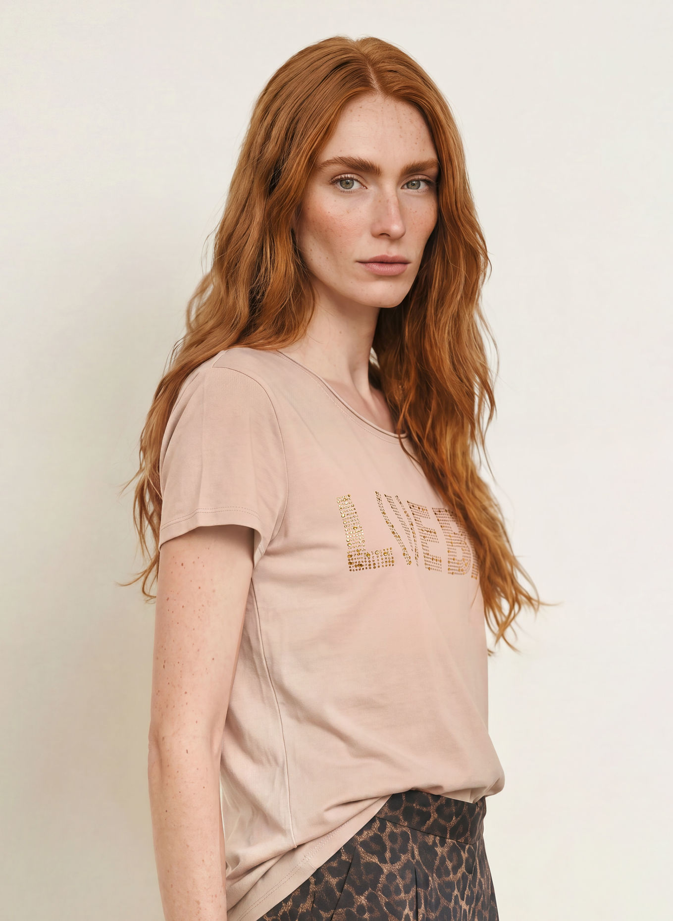 miss goodlife T-Shirt mit Schmucksteinen: BEIGE / GOLD