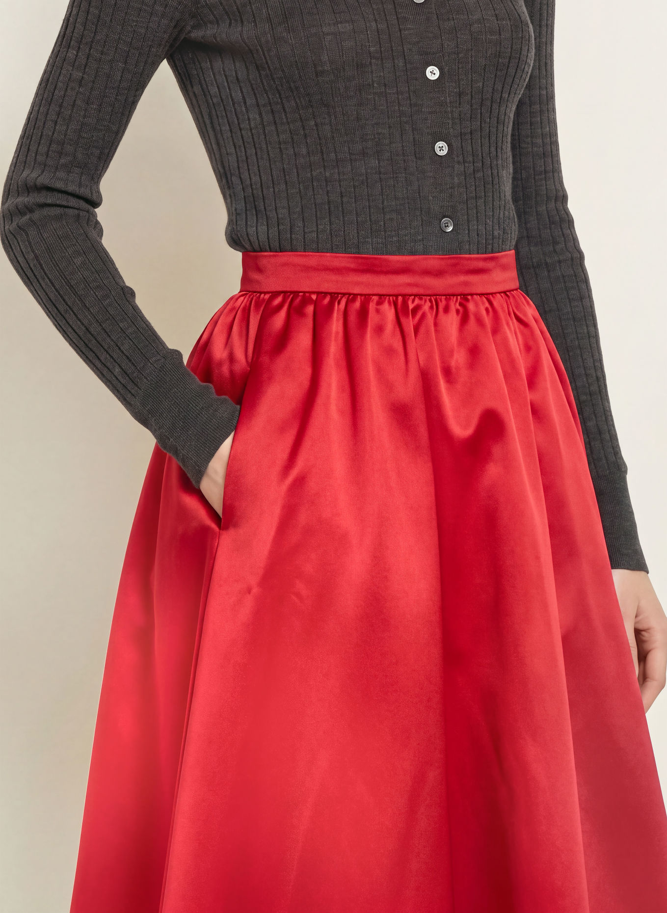 KINGA MATHE Satijnen rok: ROOD