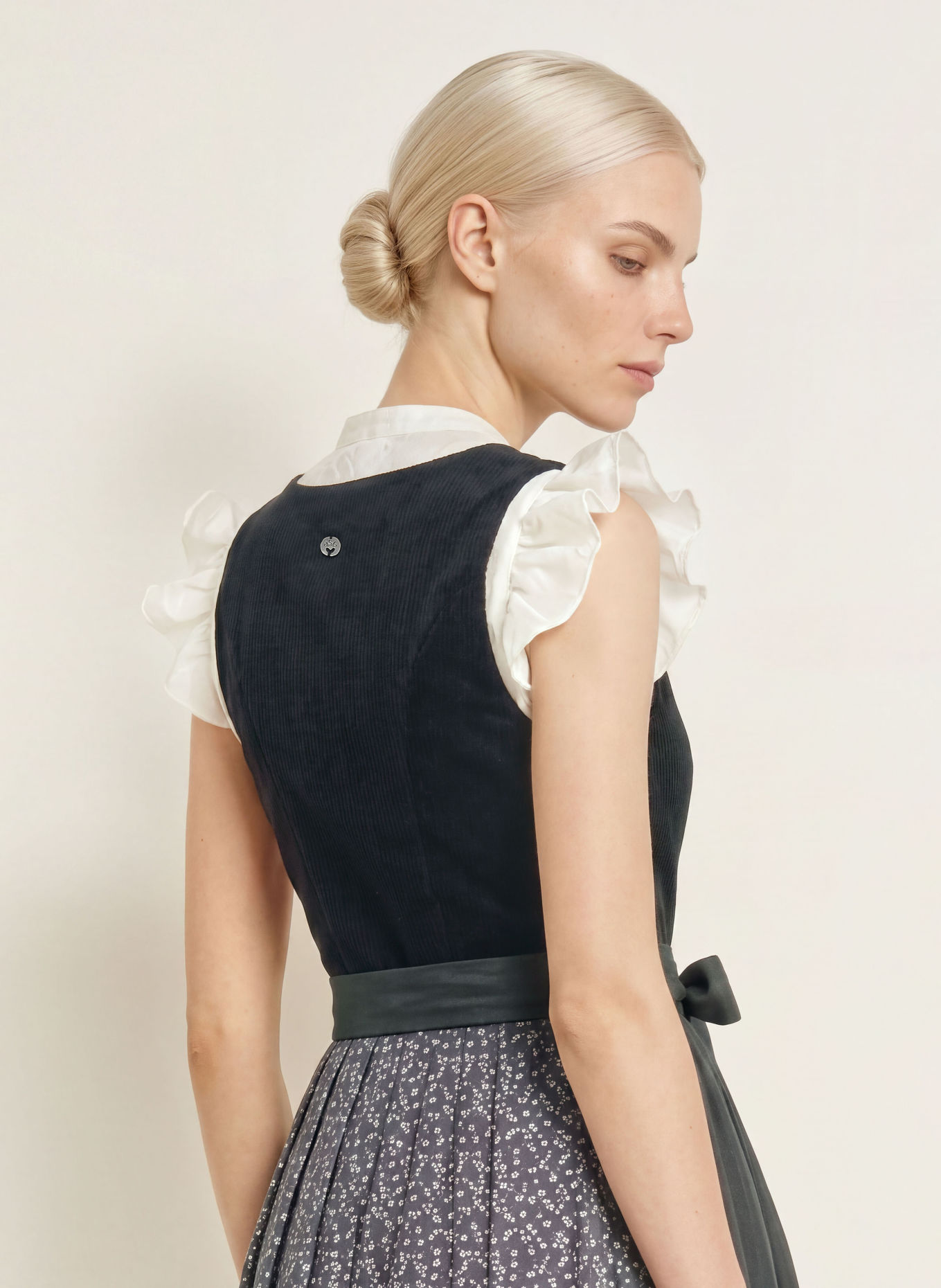Spieth & Wensky Dirndl KATTA: ZWART / GRIJS / WIT