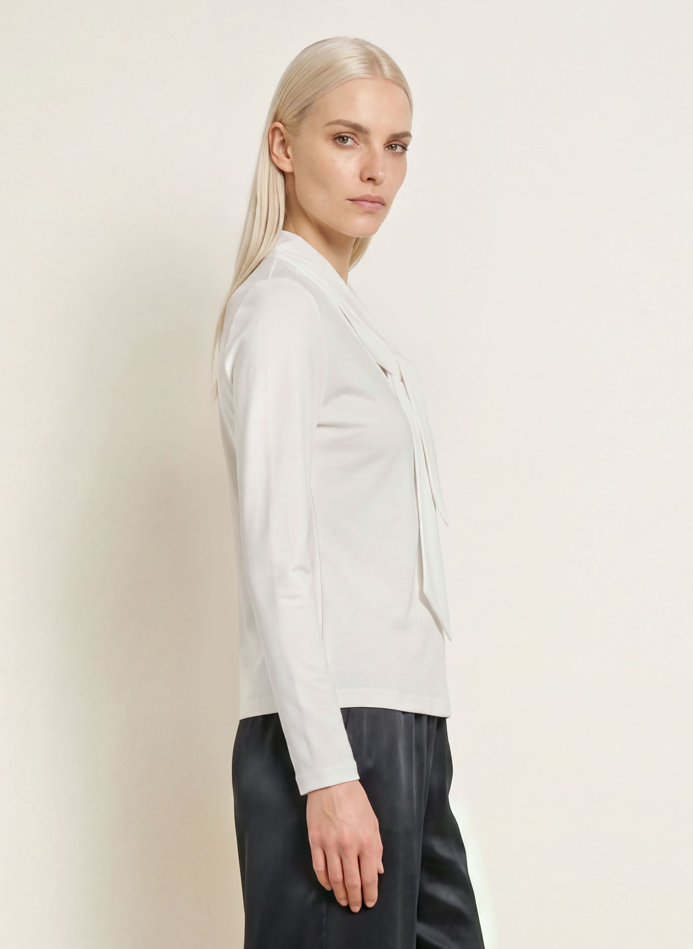 efixelle Tie-neck blouse: WHITE