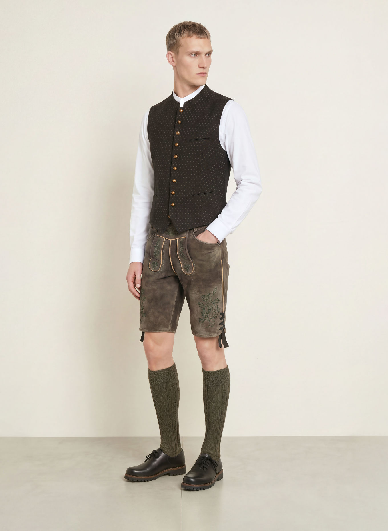 Gottseidank Veste sans manches traditionnelle KONSTANTIN en mélange de matières: OLIVE / NOIR