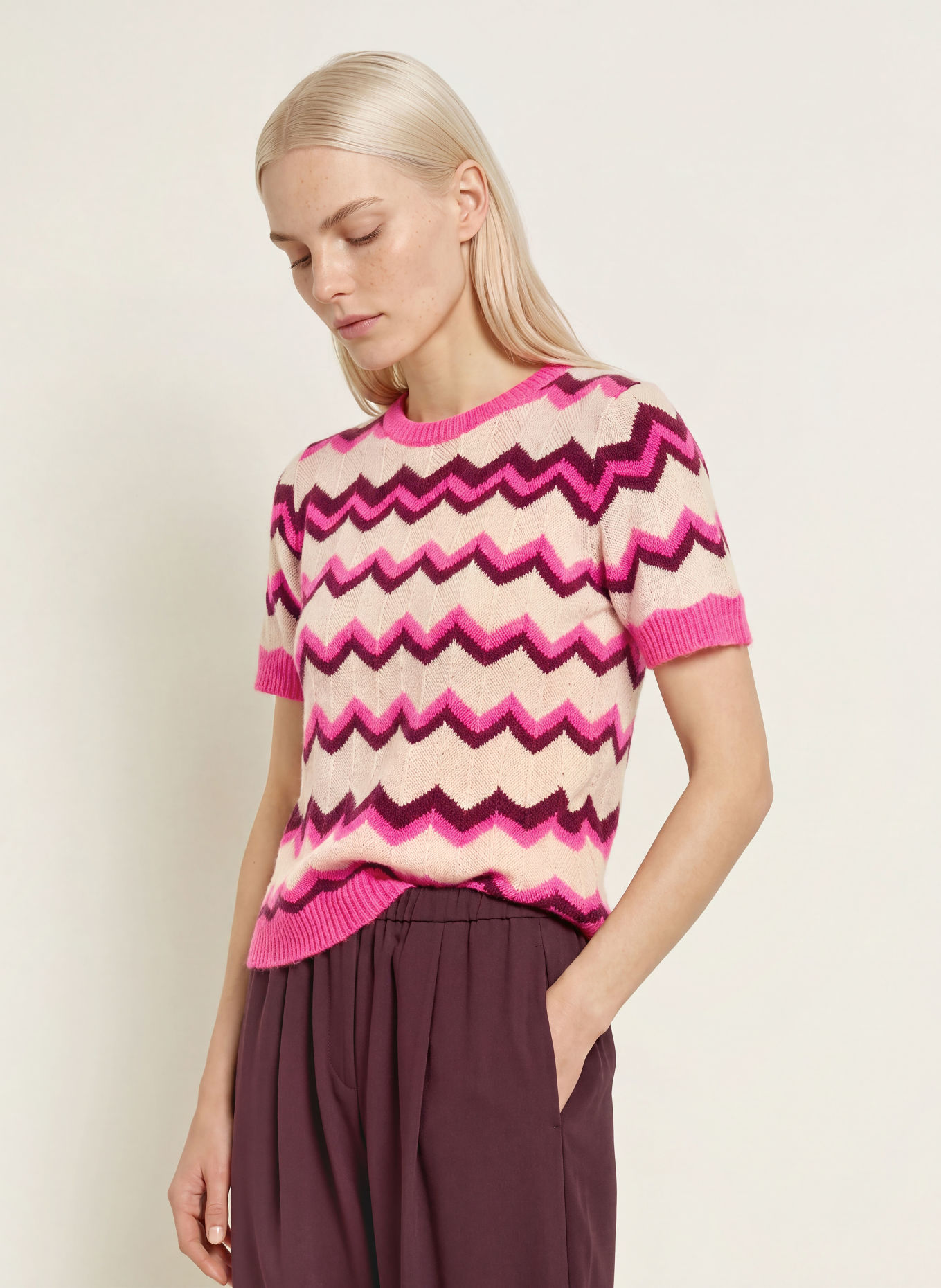 miss goodlife Knit shirt: BEIGE / NEON PINK / DARK RED