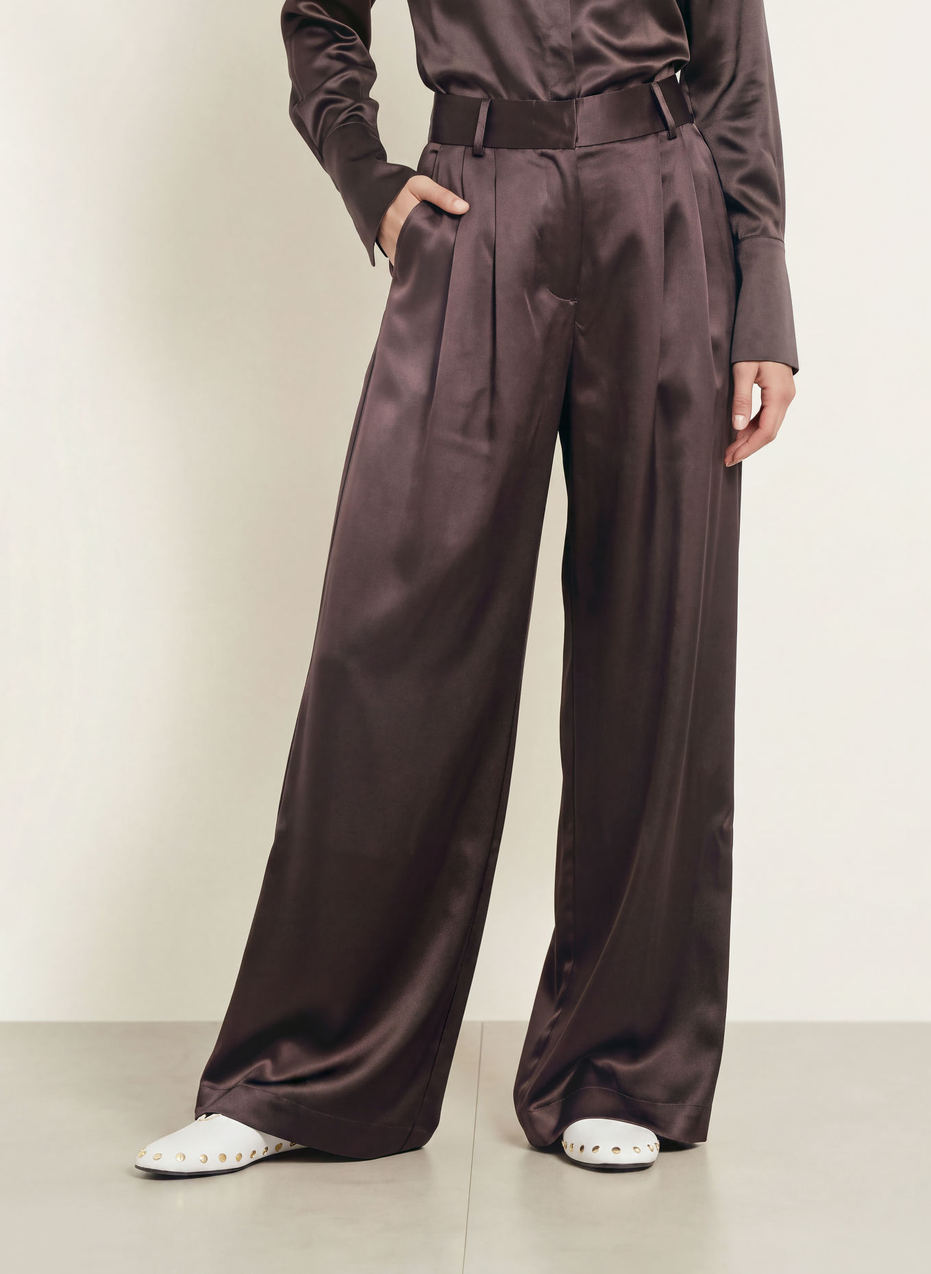 LADNERI Marlenehose VIRE aus Satin: DUNKELBRAUN