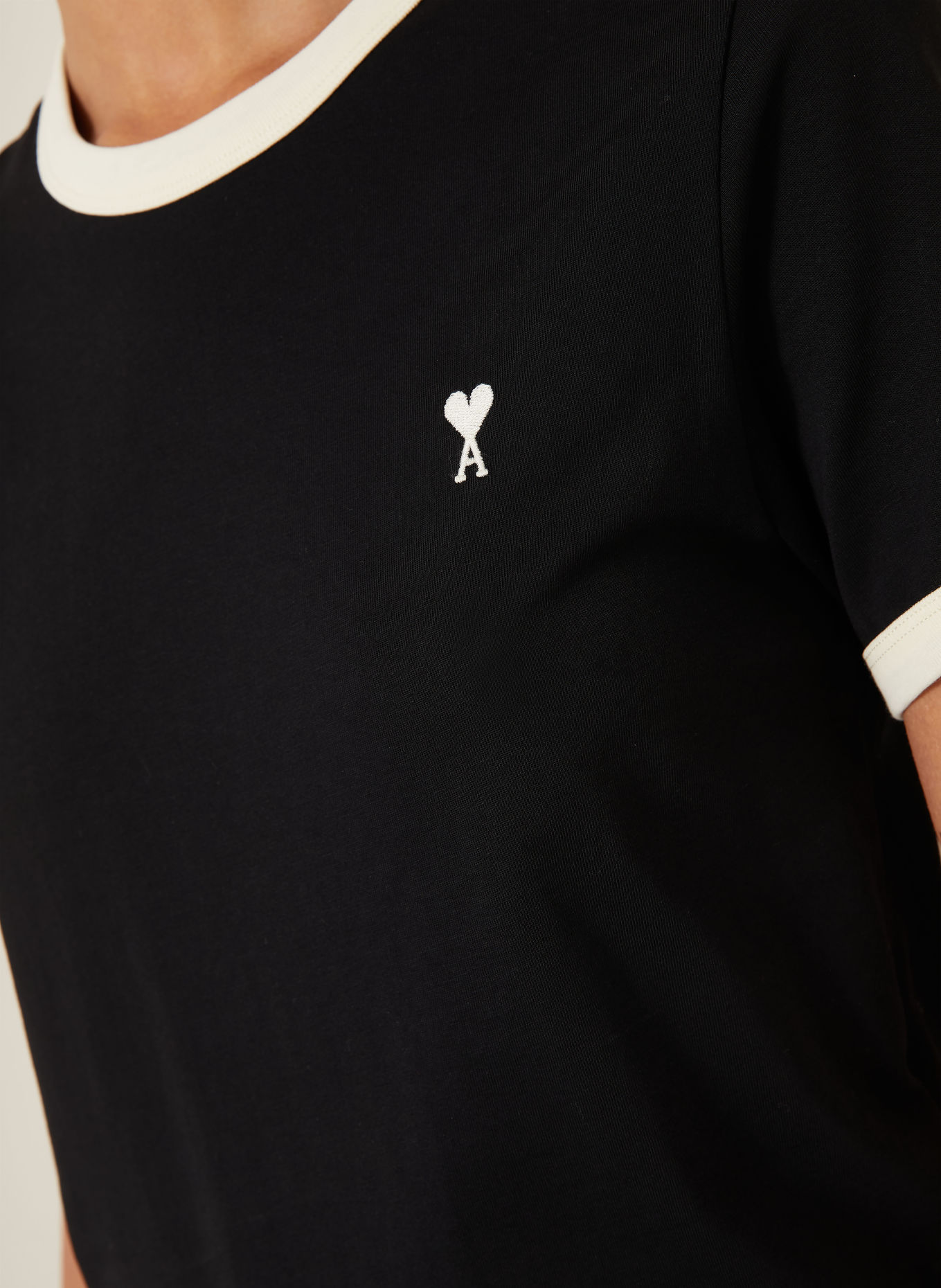 AMI PARIS T-shirt: CZARNY / KREMOWY