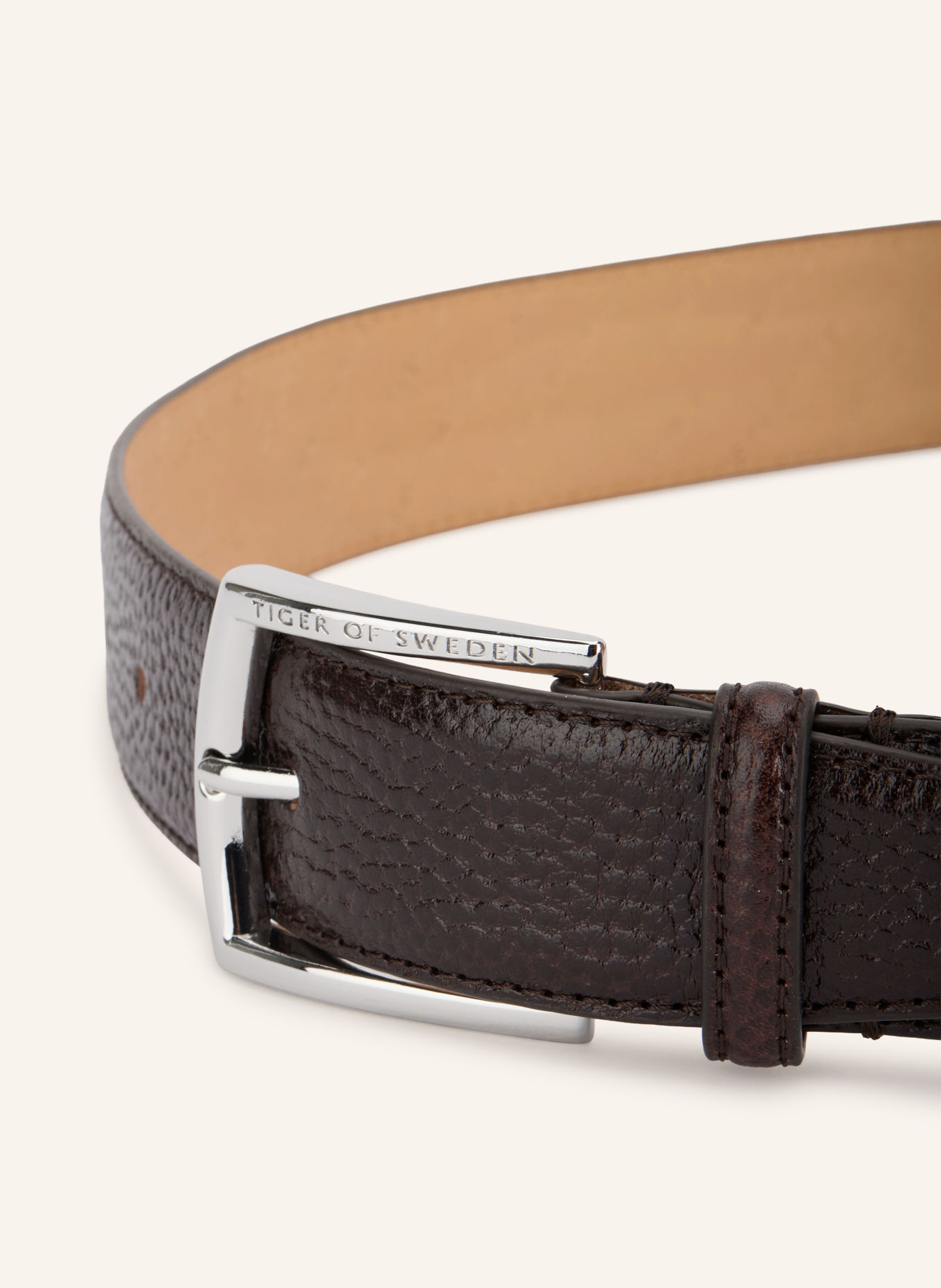 TIGER OF SWEDEN Leren riem BERGSTROM: MARRON FONCÉ / ZILVER