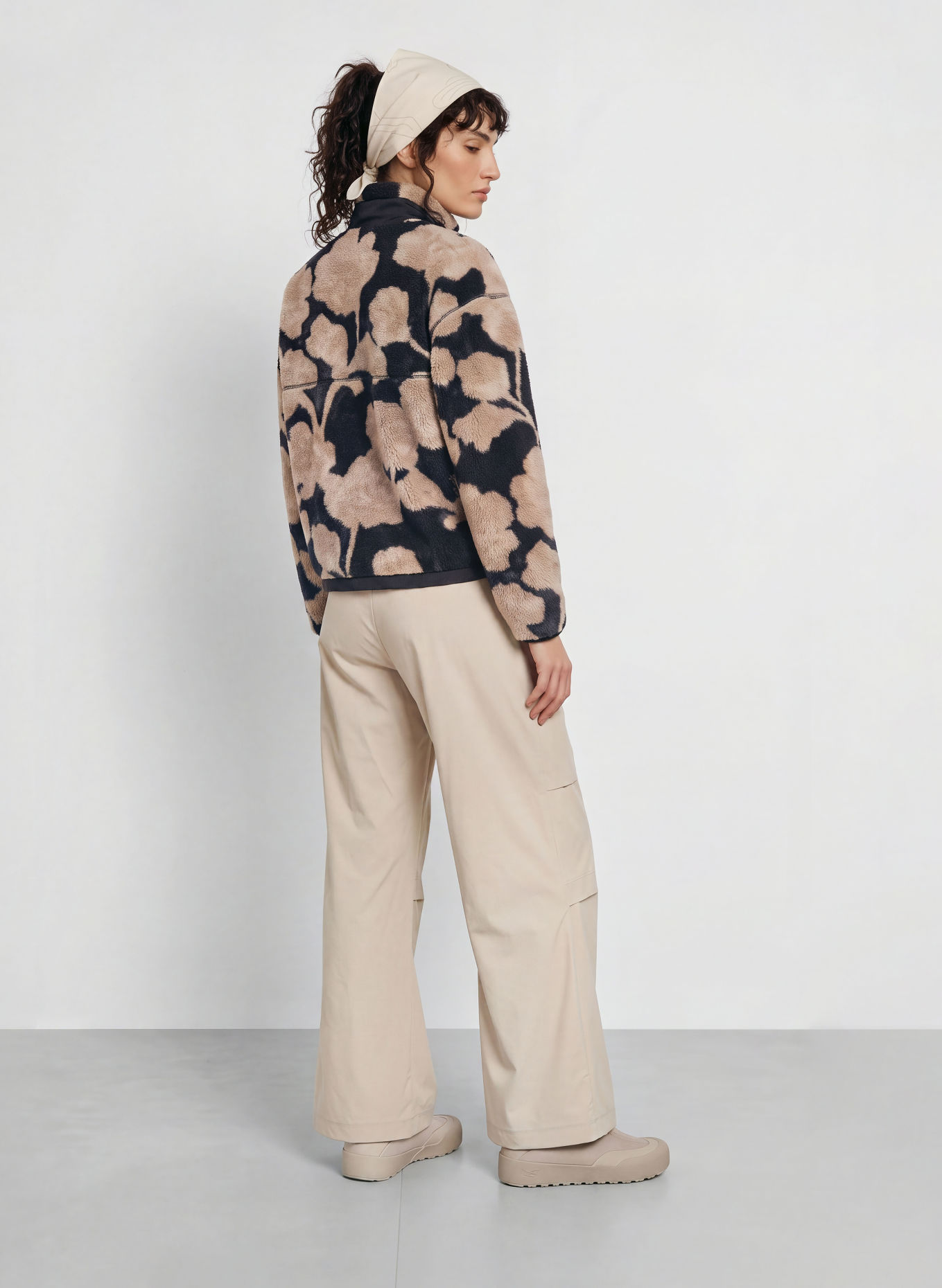 me°ru' AMIENS Half-zip sweater with Teddy Fleece Turtleneck: BLACK / CAMEL