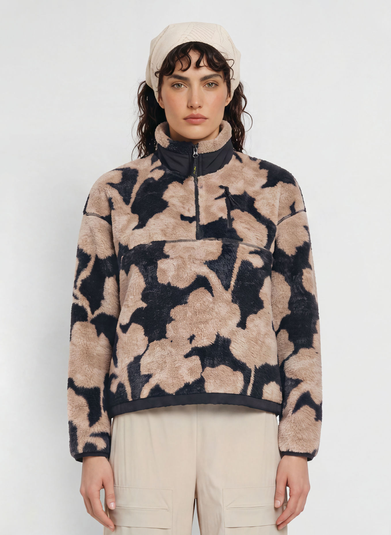 me°ru' AMIENS Half-zip sweater with Teddy Fleece Turtleneck: BLACK / CAMEL