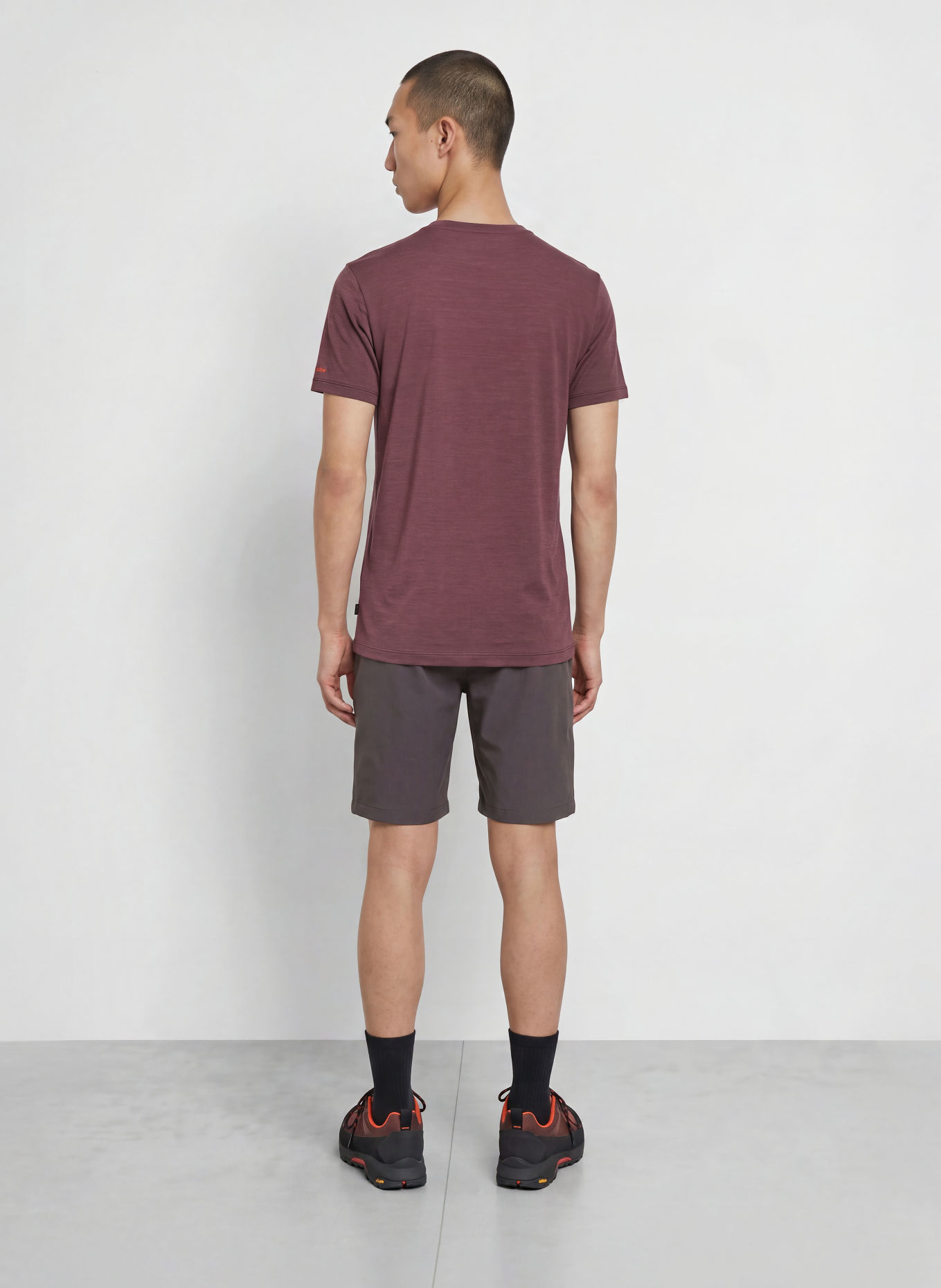 me°ru' Trainingsshirt KRAMFORS met merinowol: DONKERROOD