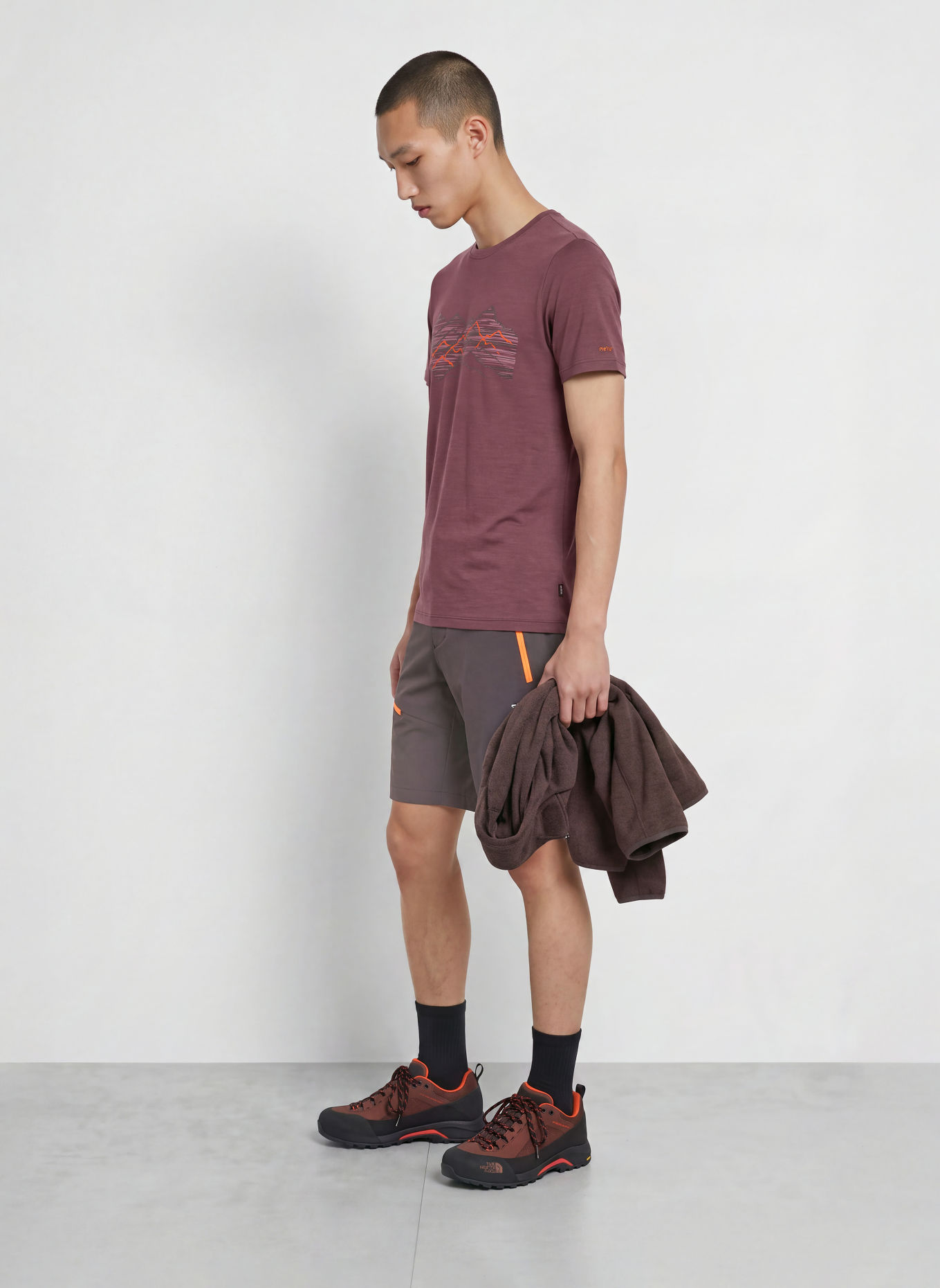 me°ru' Trainingsshirt KRAMFORS met merinowol: DONKERROOD