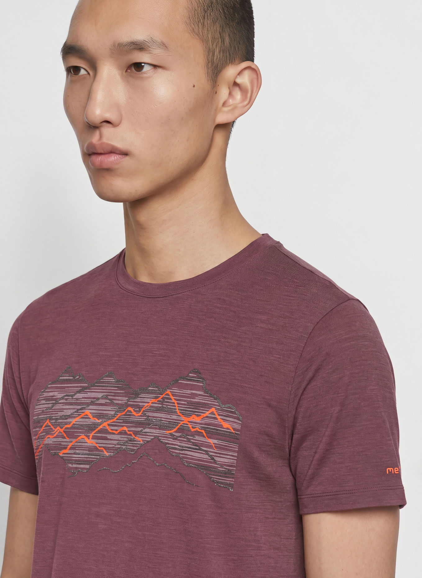 me°ru' Trainingsshirt KRAMFORS met merinowol: DONKERROOD
