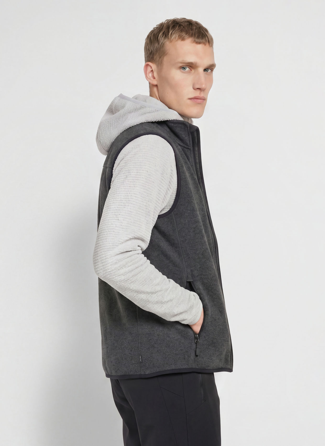me°ru' OSKARSHAMN Functional vest: DARK GRAY / LIGHT GRAY