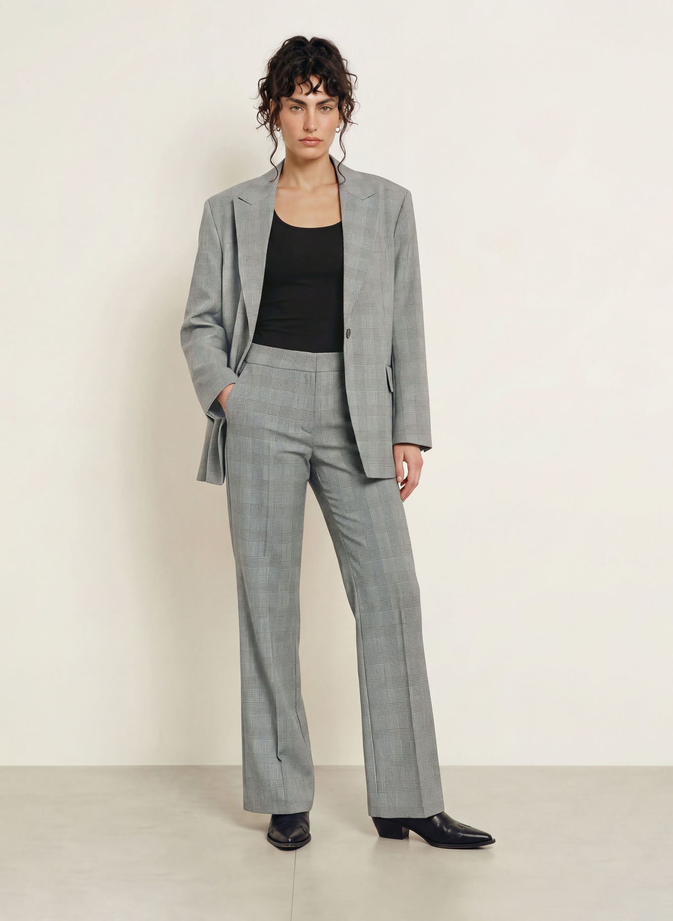 WRSTBHVR EILIKA Trousers: BLACK / WHITE