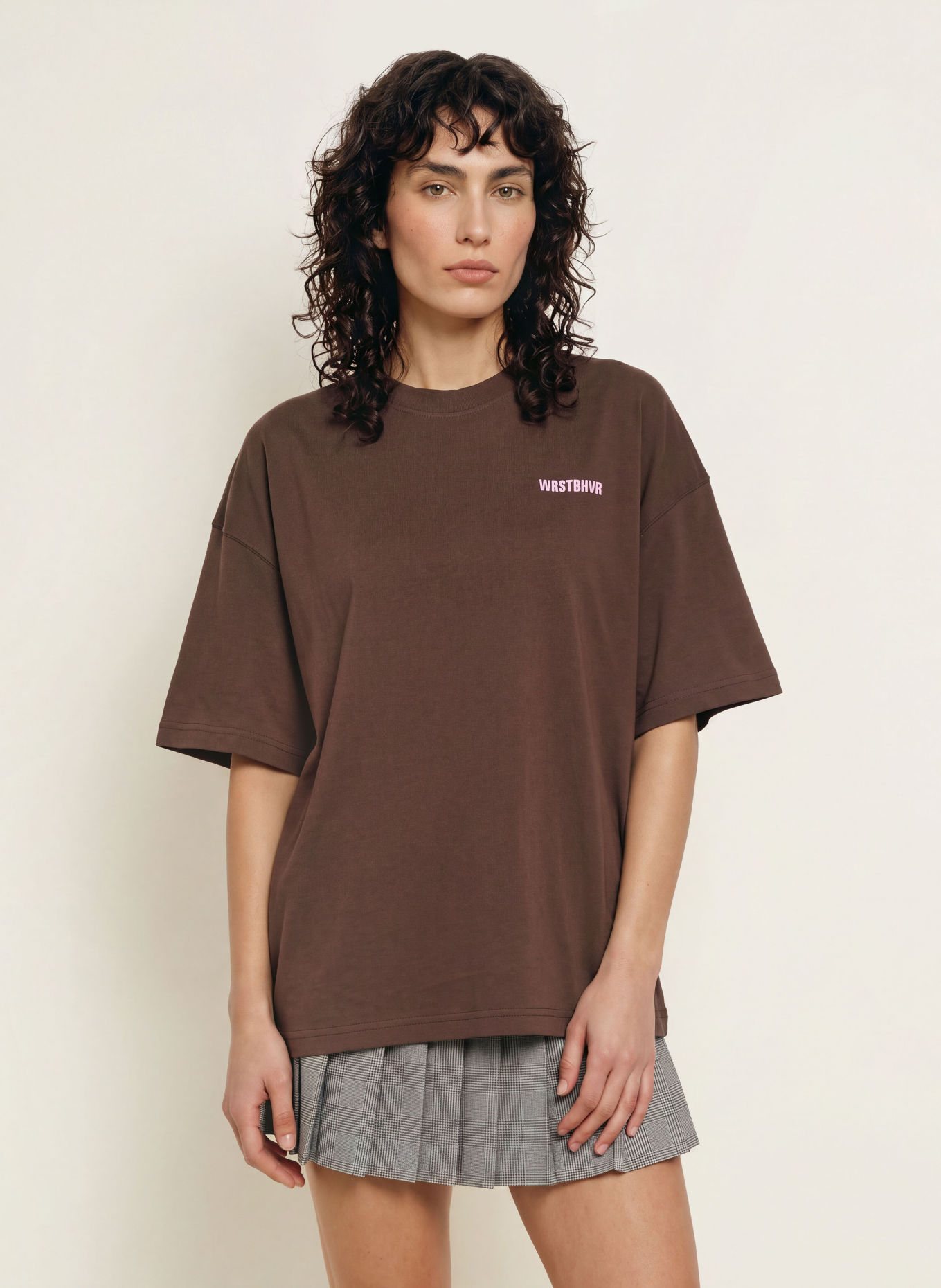 WRSTBHVR T-shirt STUDIO: MARRON FONCÉ / ROZE