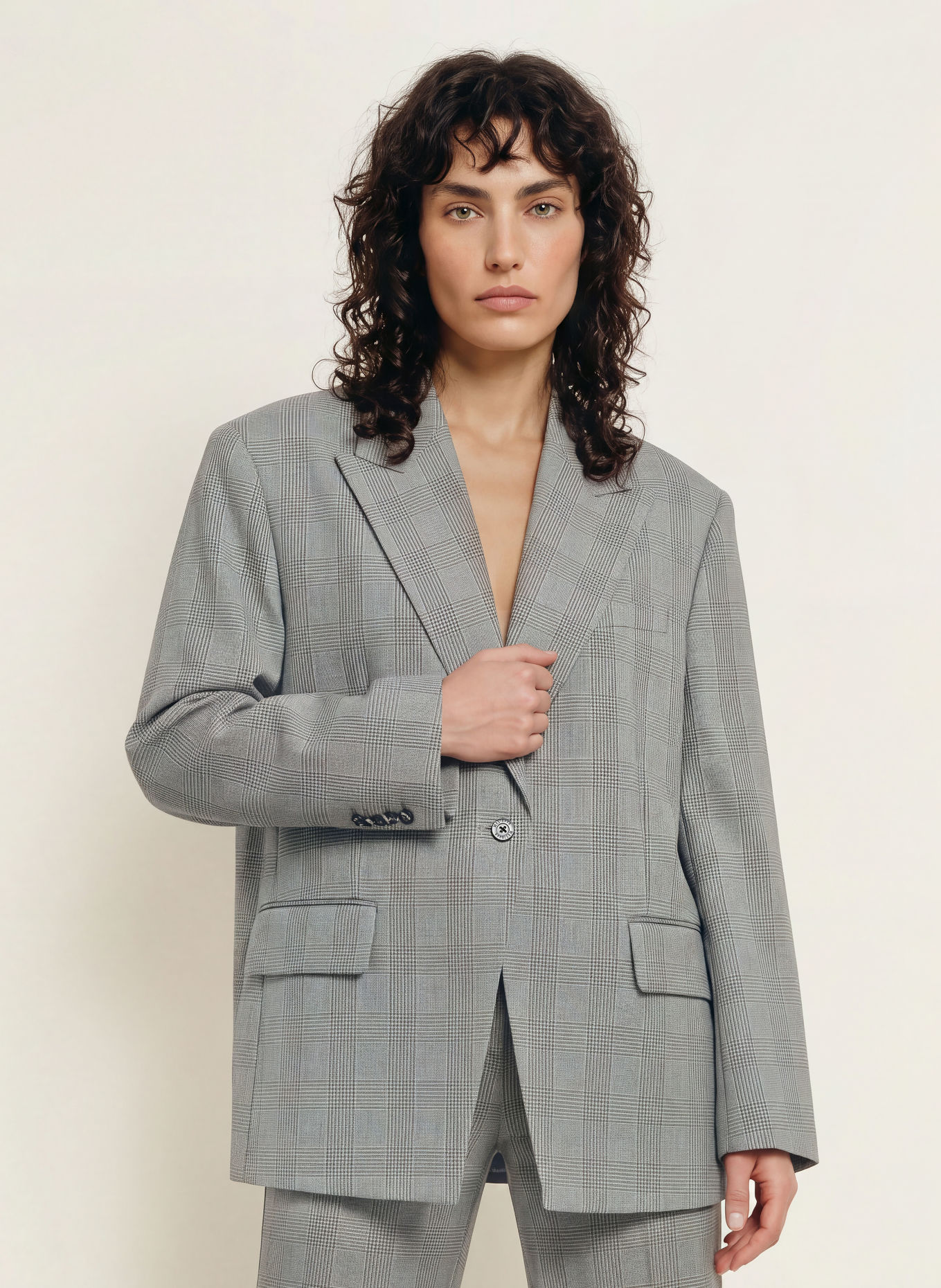 WRSTBHVR MADDEN V2 Blazer: BLACK / WHITE