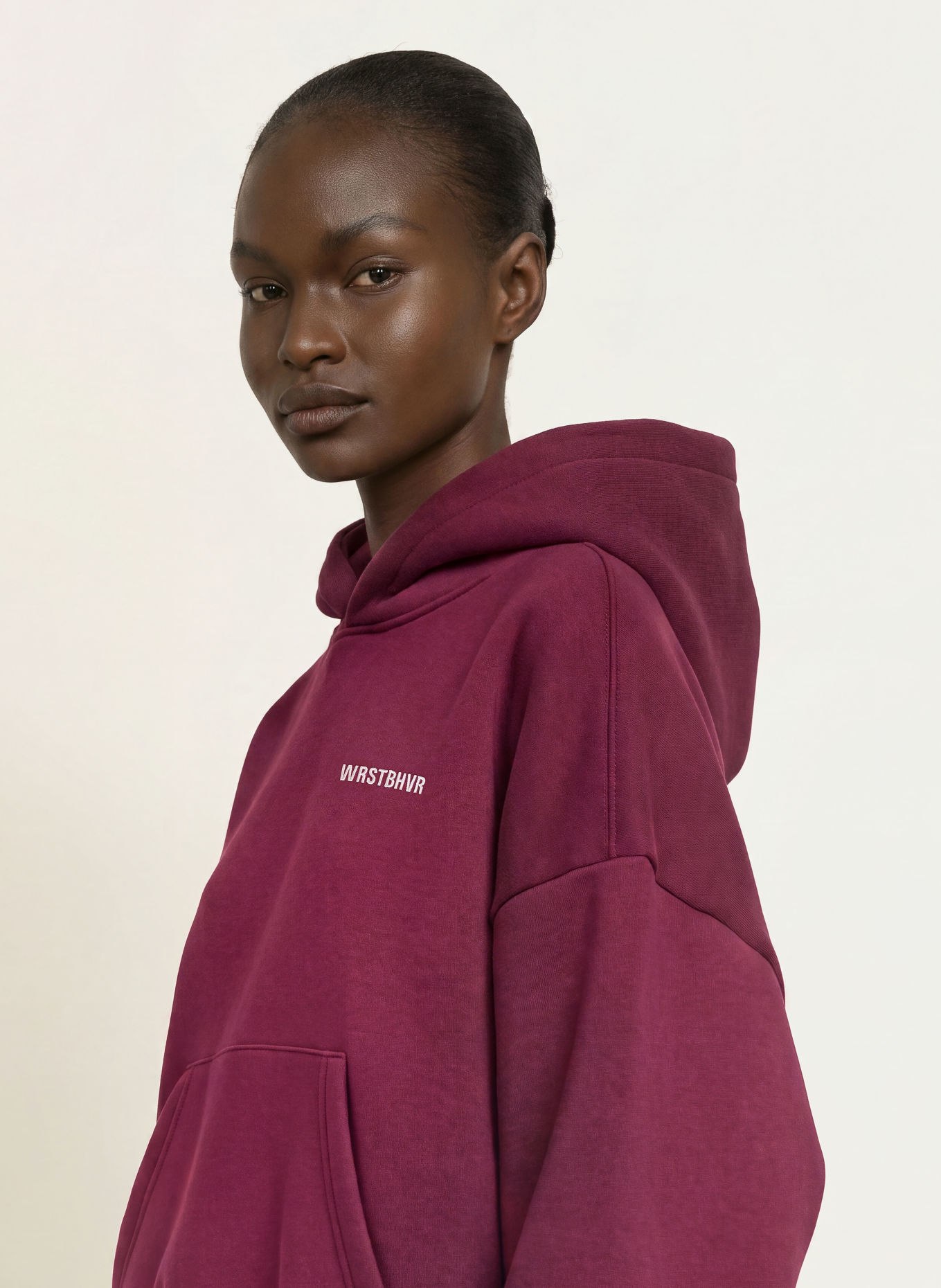 WRSTBHVR Hoodie DARA V3: DONKERROOD