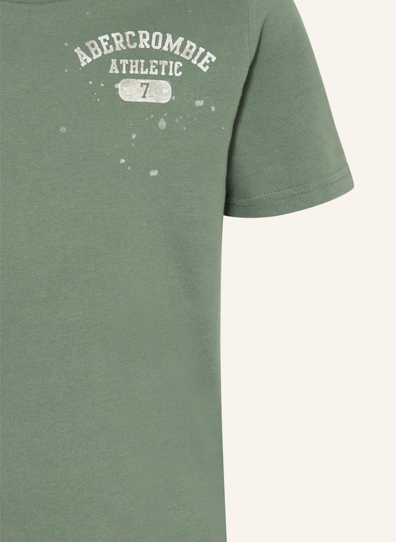 Abercrombie & Fitch T-Shirt: GRÜN / WEISS