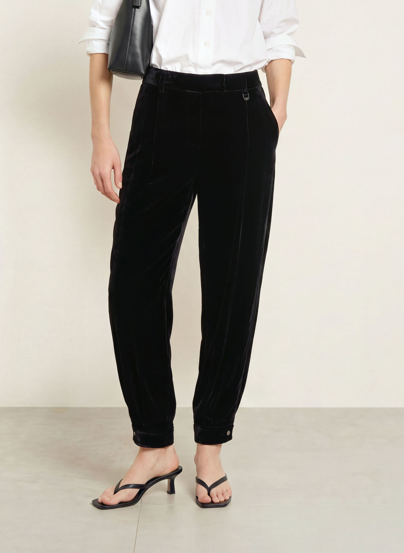 MAC BALLOON 7/8-length velvet trousers: BLACK