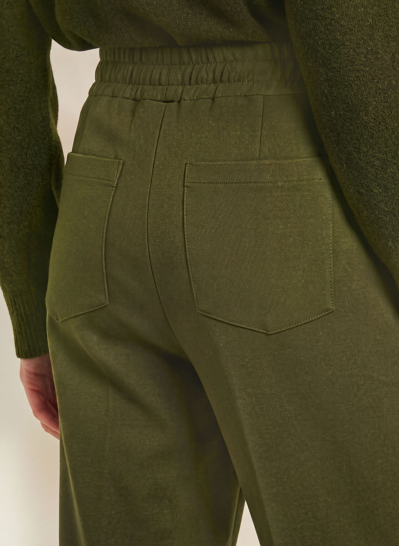 monari Hose: OLIV
